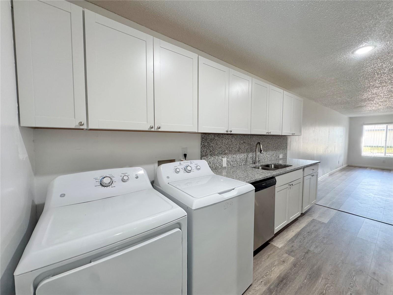 Image 9 of 35 For 383 Winter Ridge Boulevard 383