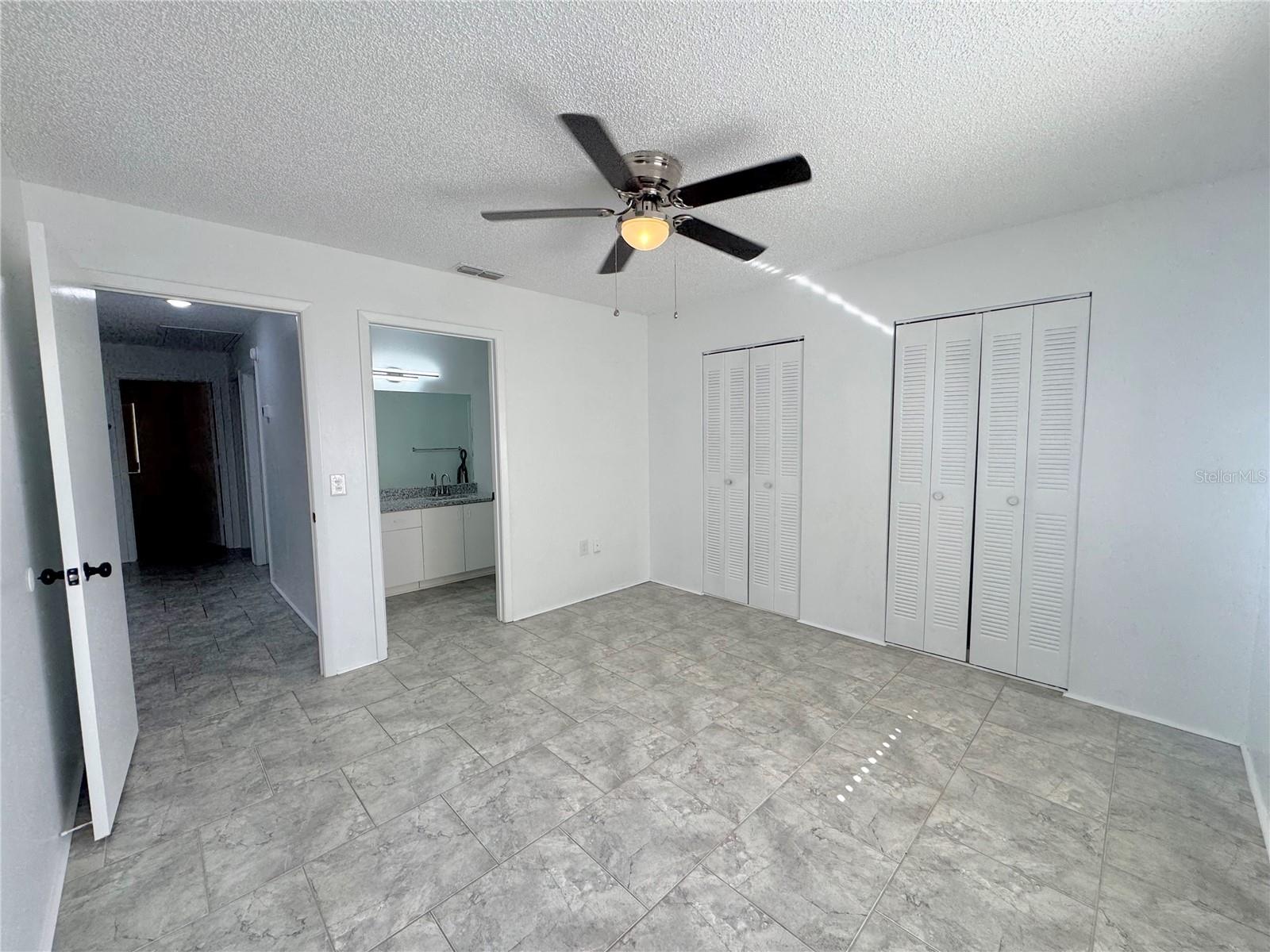 Listing photo id 9 for 292 Winter Ridge Boulevard 292