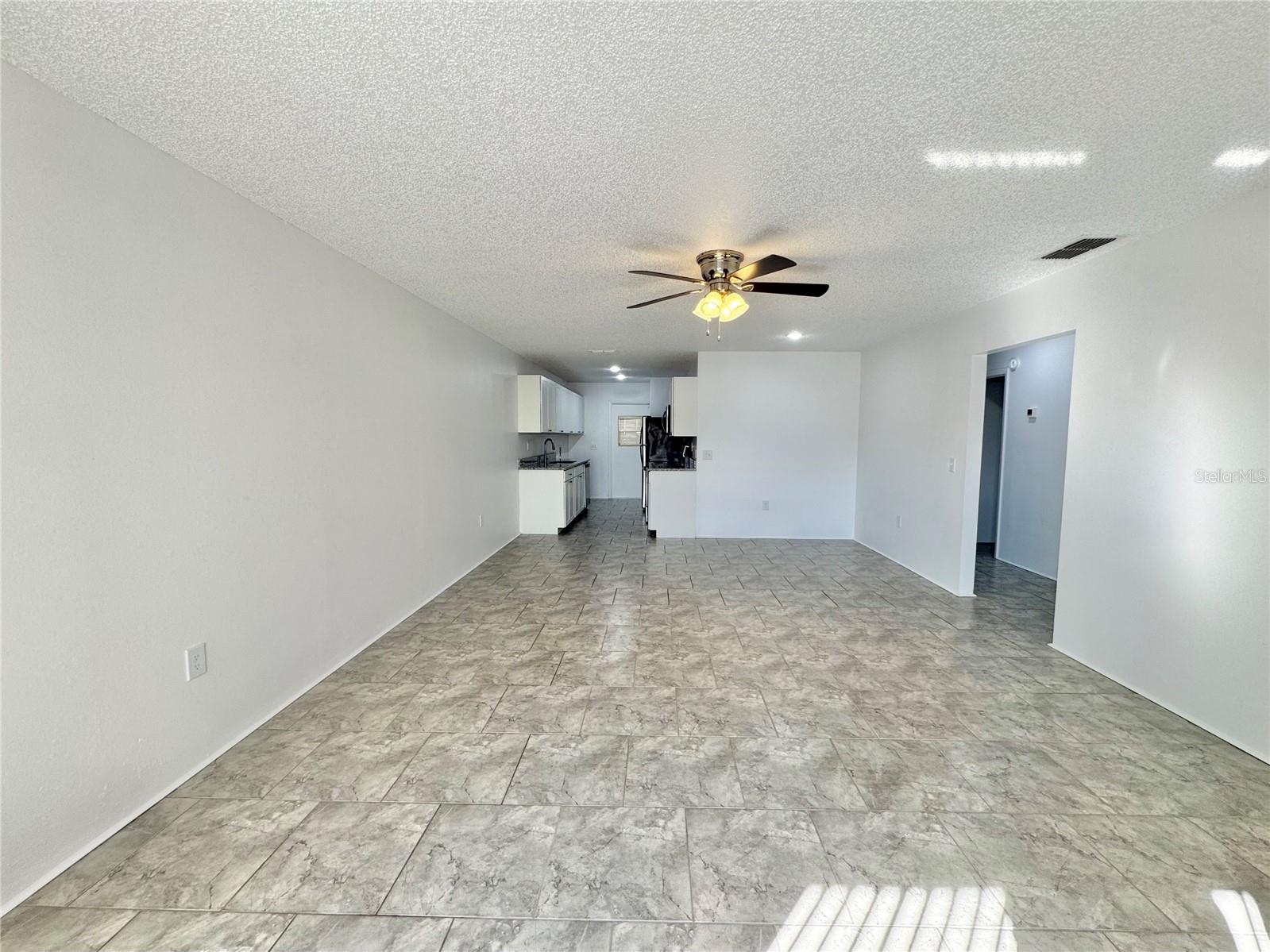 Listing photo id 1 for 292 Winter Ridge Boulevard 292