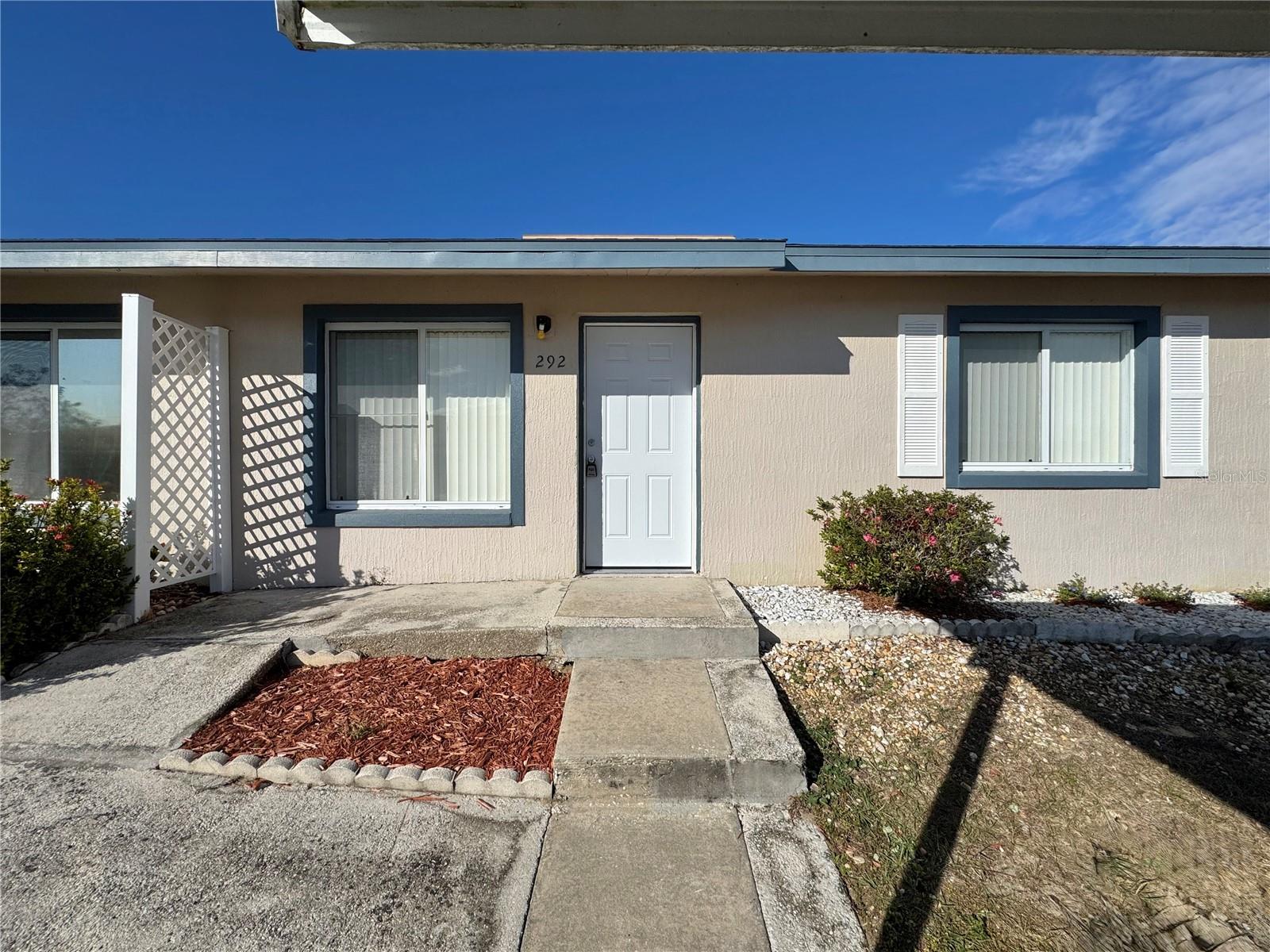 Listing photo id 34 for 292 Winter Ridge Boulevard 292