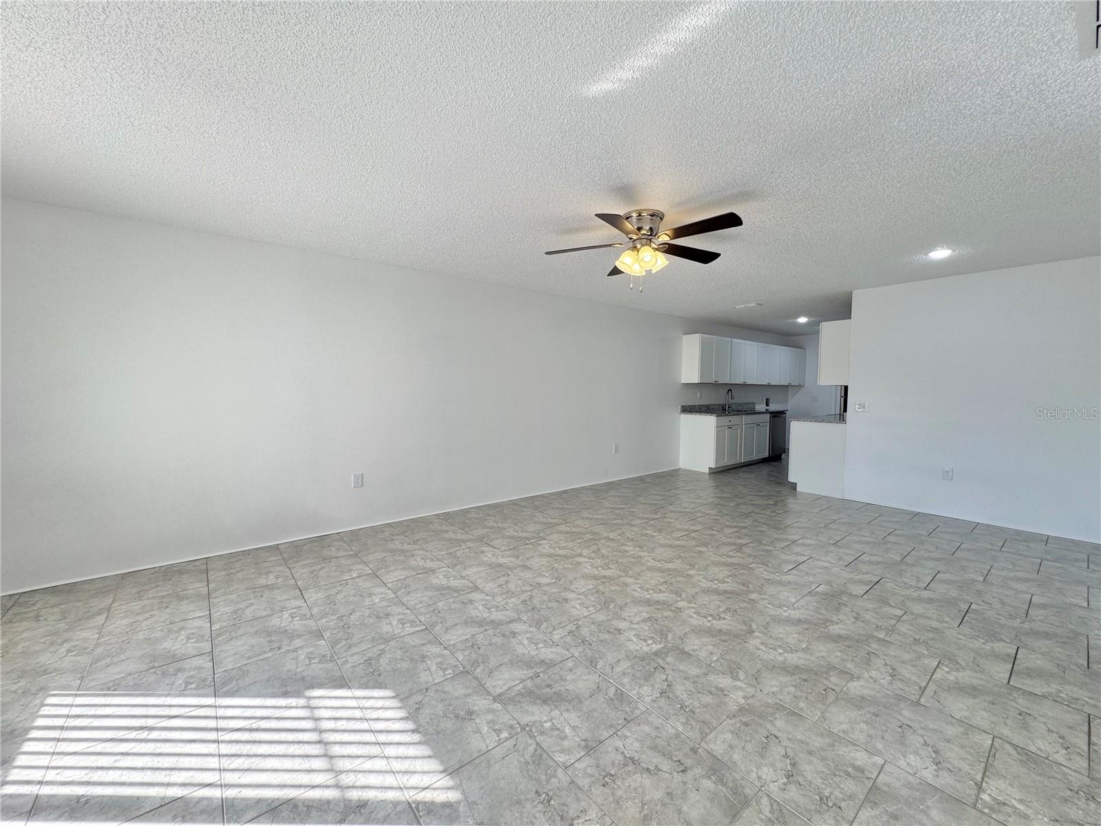 Listing photo id 2 for 292 Winter Ridge Boulevard 292