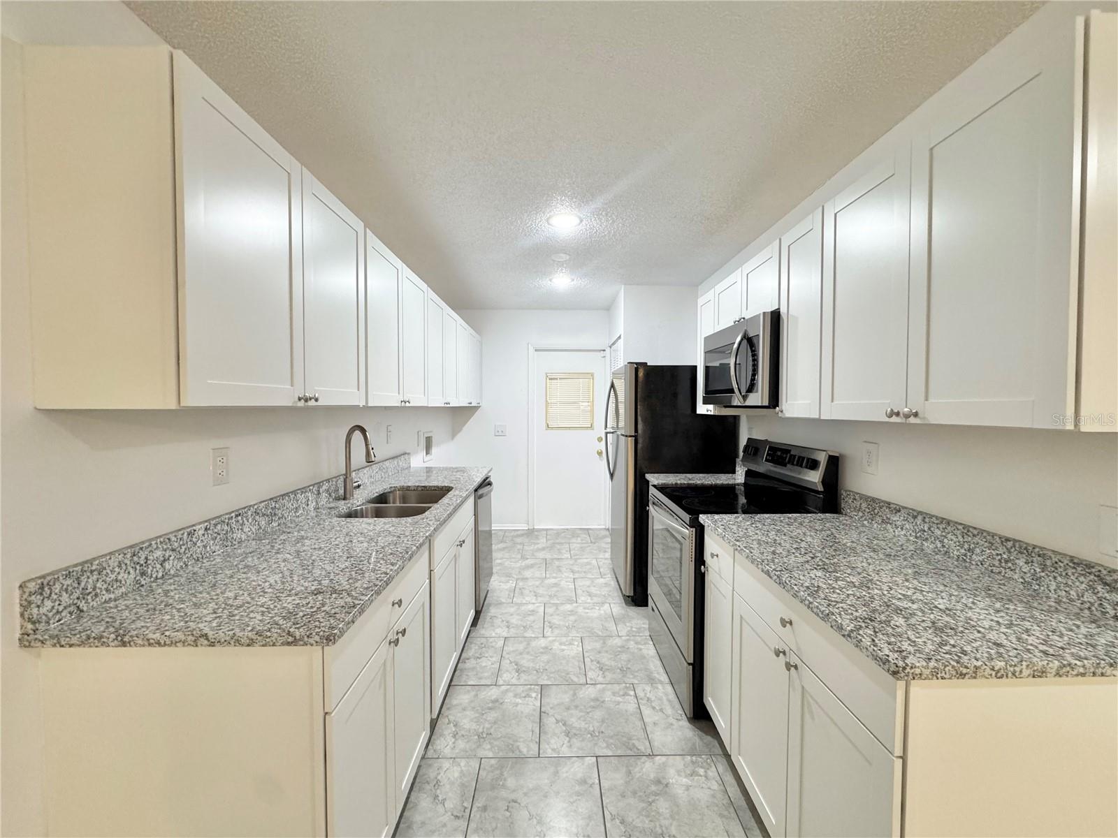 Listing photo id 3 for 292 Winter Ridge Boulevard 292