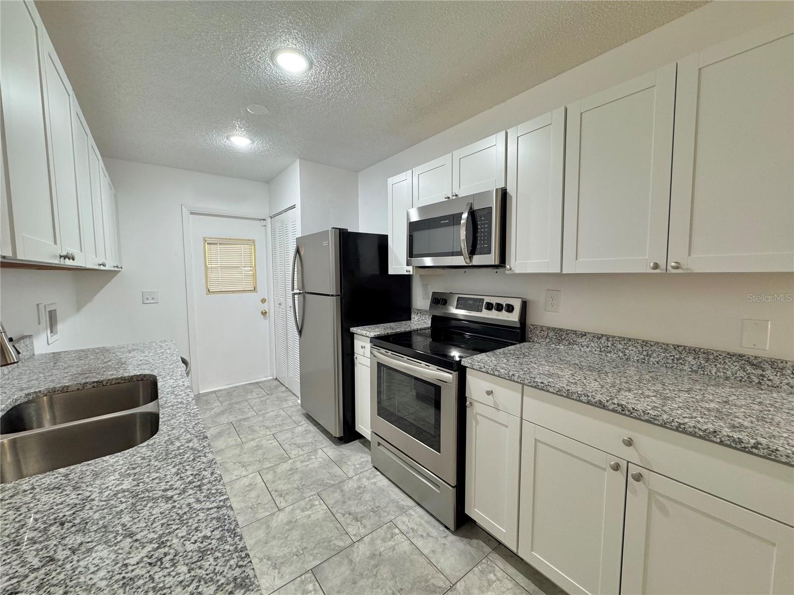 Listing photo id 4 for 292 Winter Ridge Boulevard 292