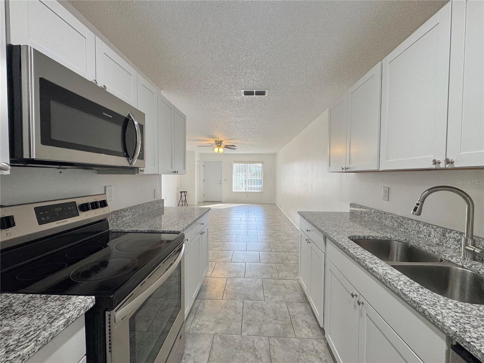 Listing photo id 7 for 292 Winter Ridge Boulevard 292