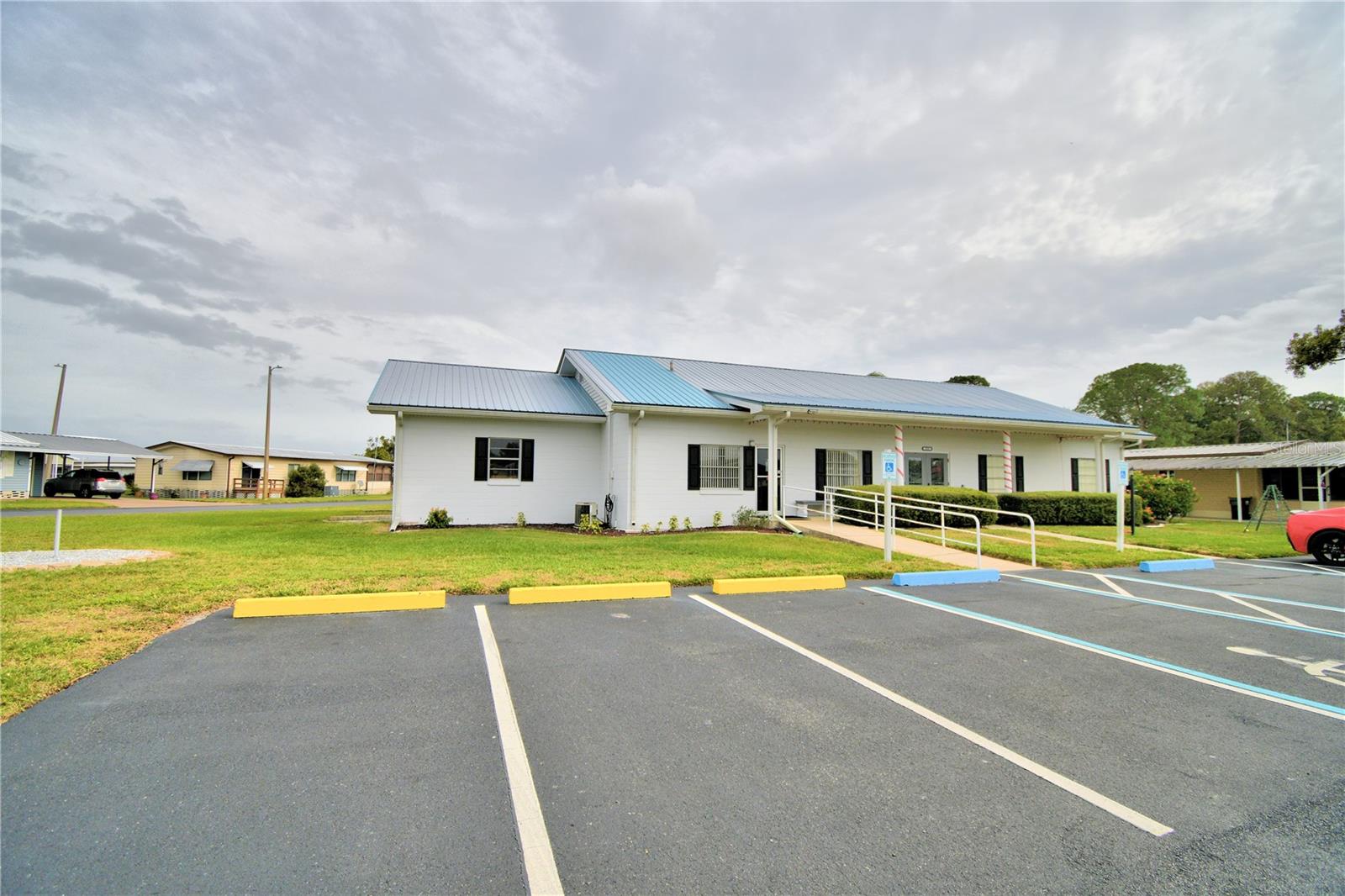 Image 39 of 45 For 172 Bonnie Drive