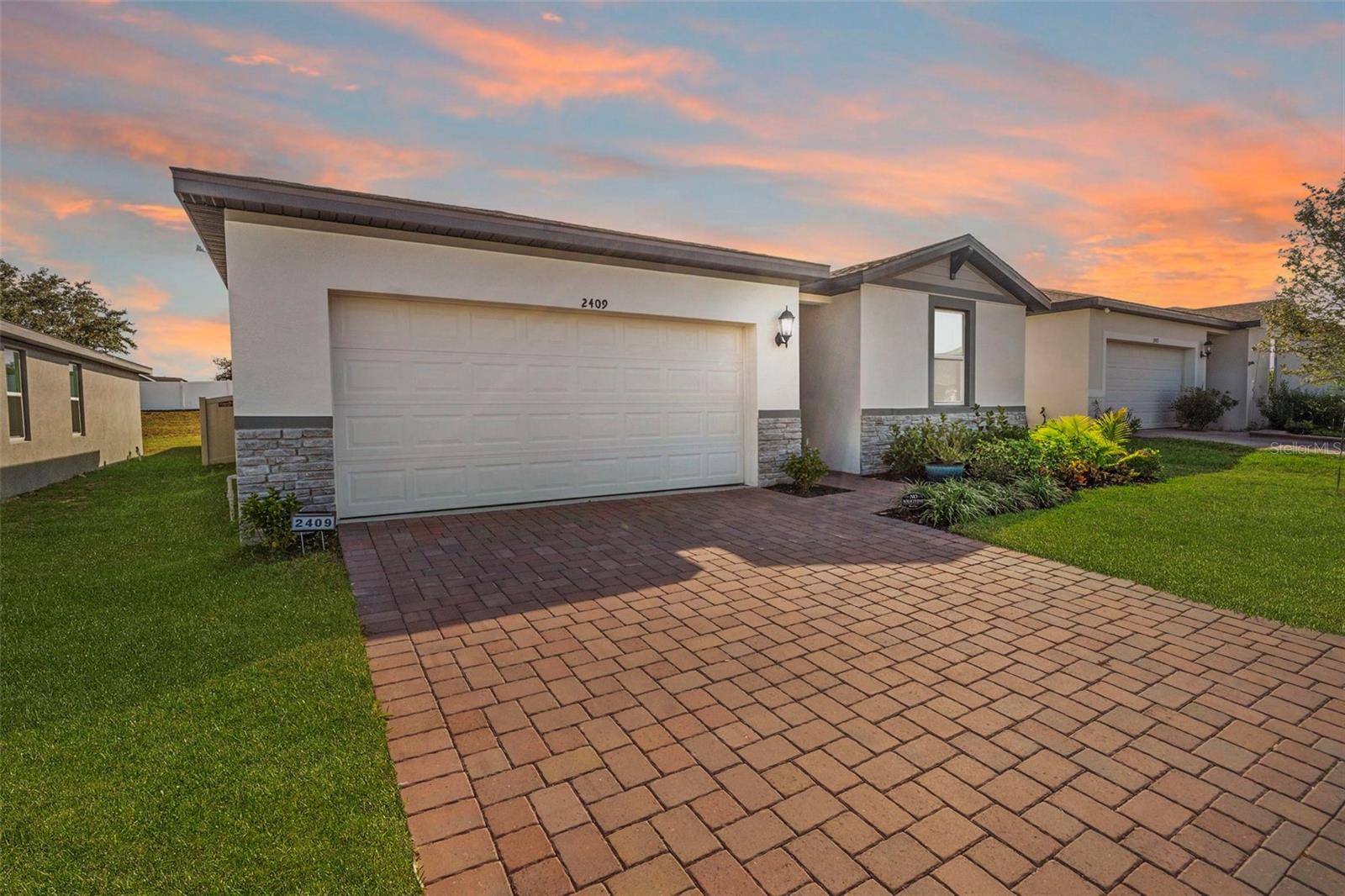 Image 2 of 54 For 2409 White Tail Street