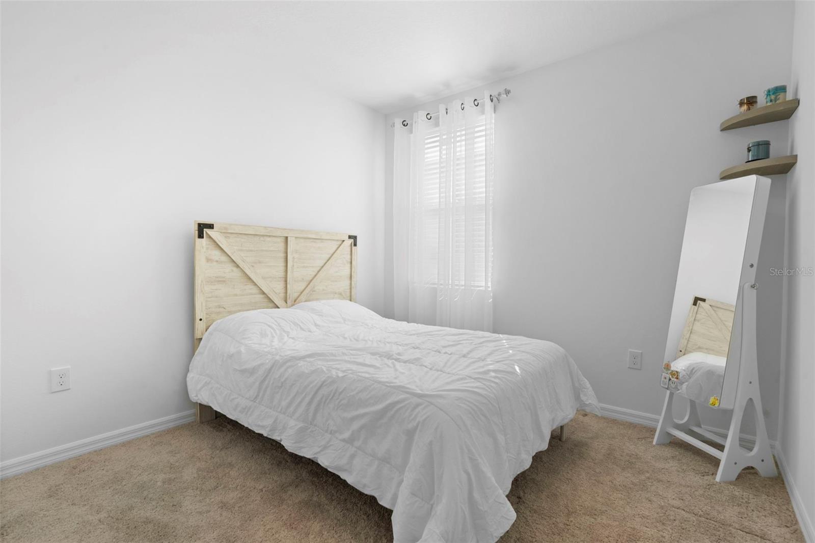 Image 23 of 54 For 2409 White Tail Street