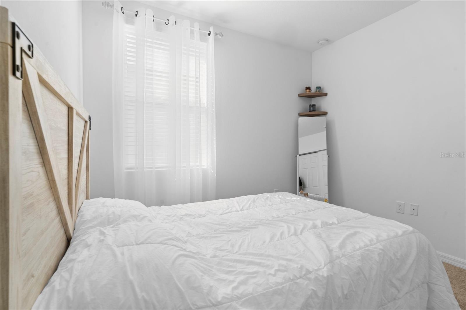 Image 24 of 54 For 2409 White Tail Street