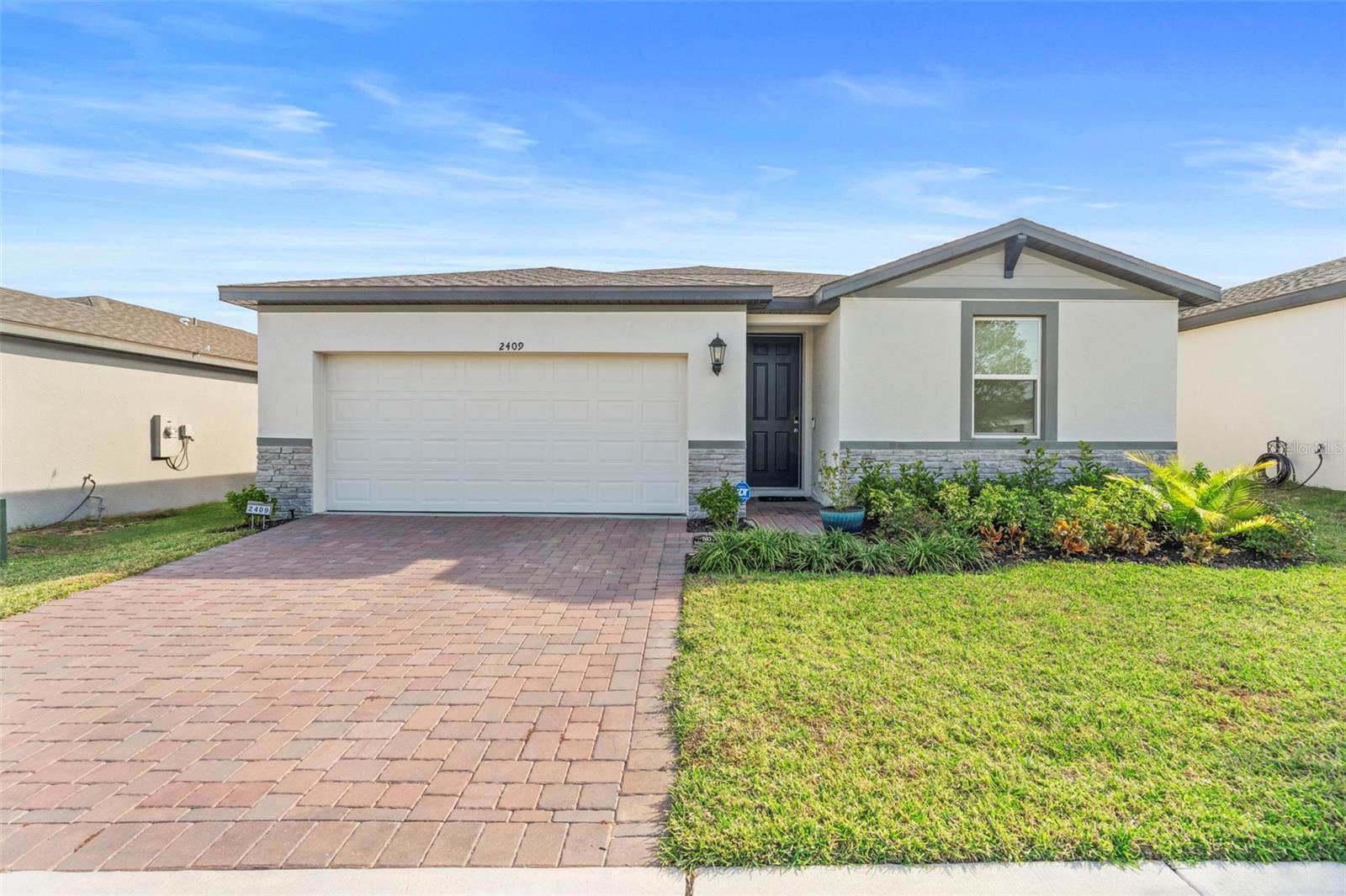 Image 9 of 54 For 2409 White Tail Street