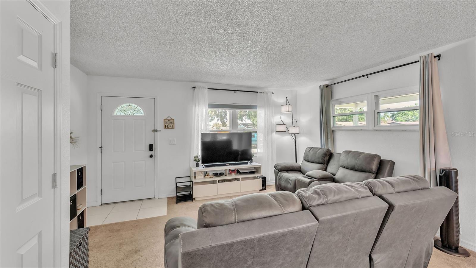 Image 11 of 39 For 815 Everett Street