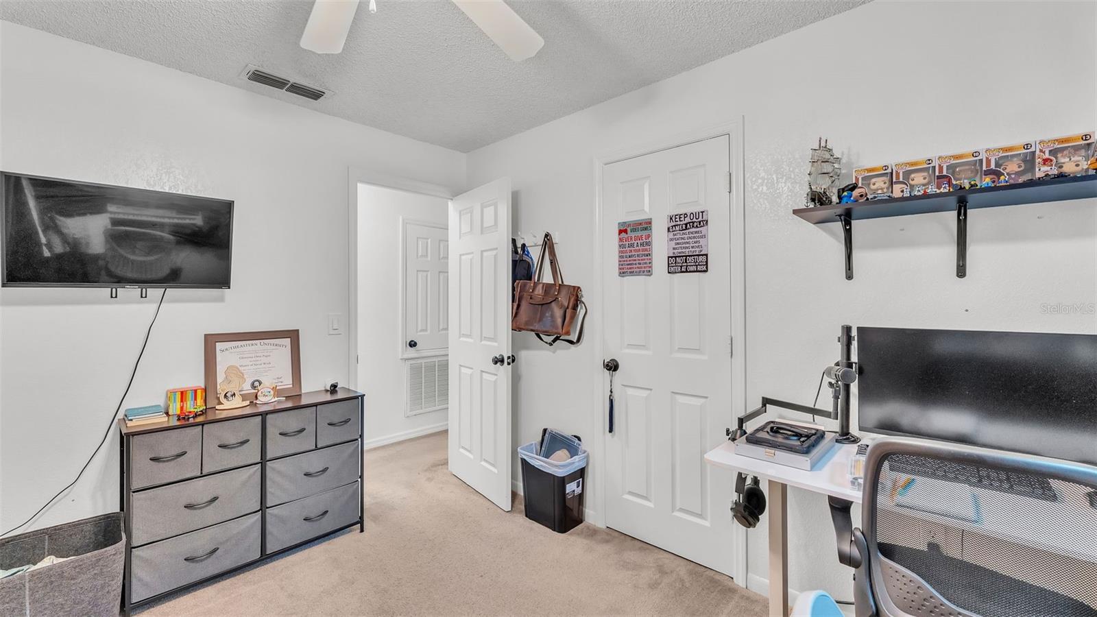 Image 15 of 39 For 815 Everett Street