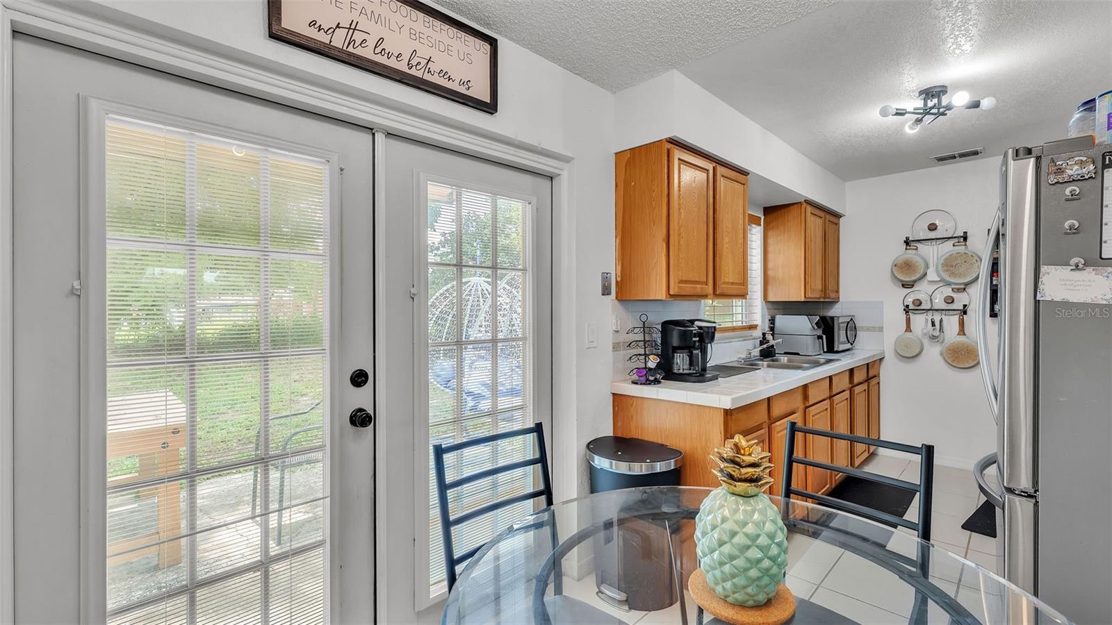 Image 3 of 39 For 815 Everett Street