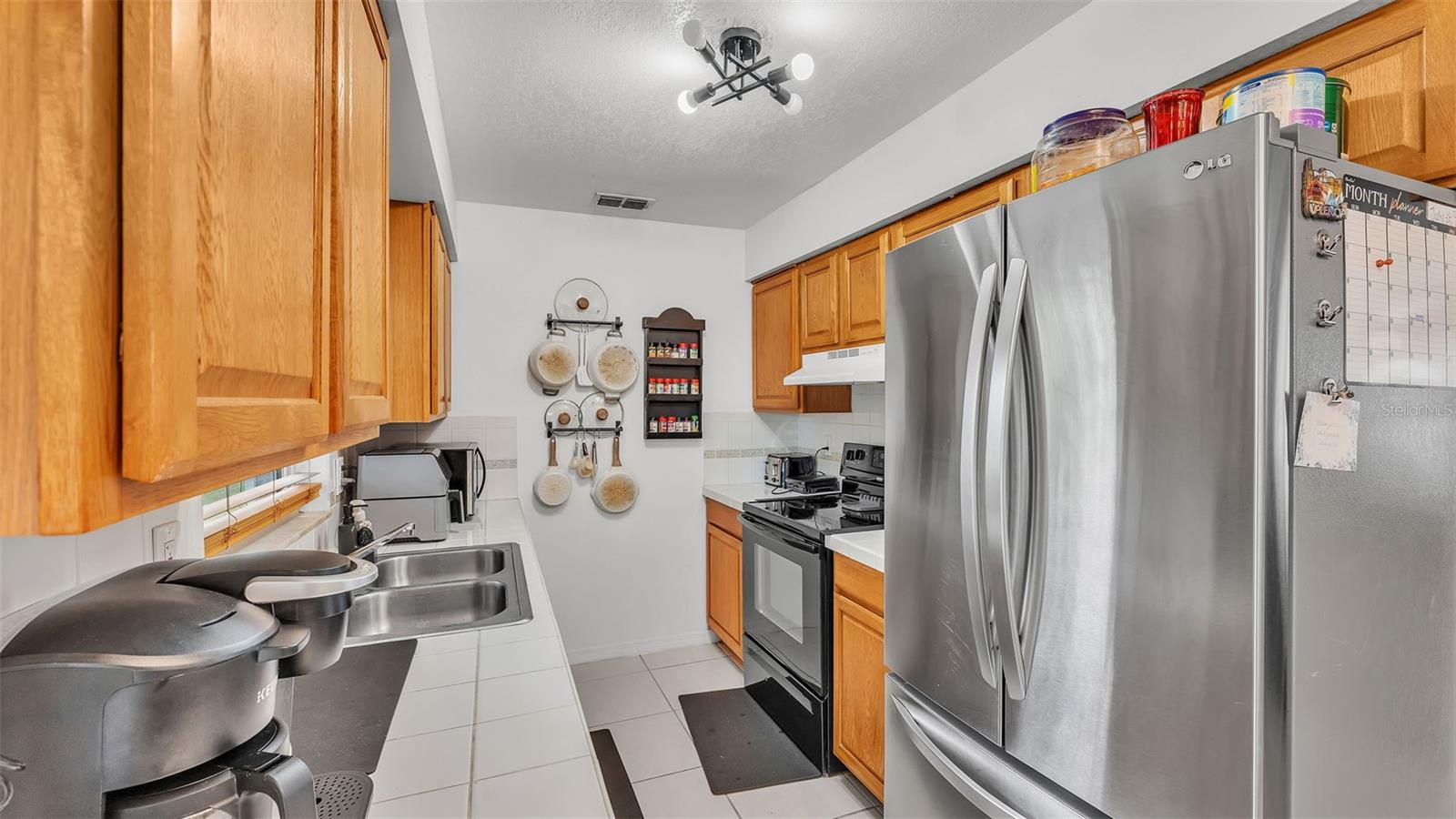 Image 7 of 39 For 815 Everett Street