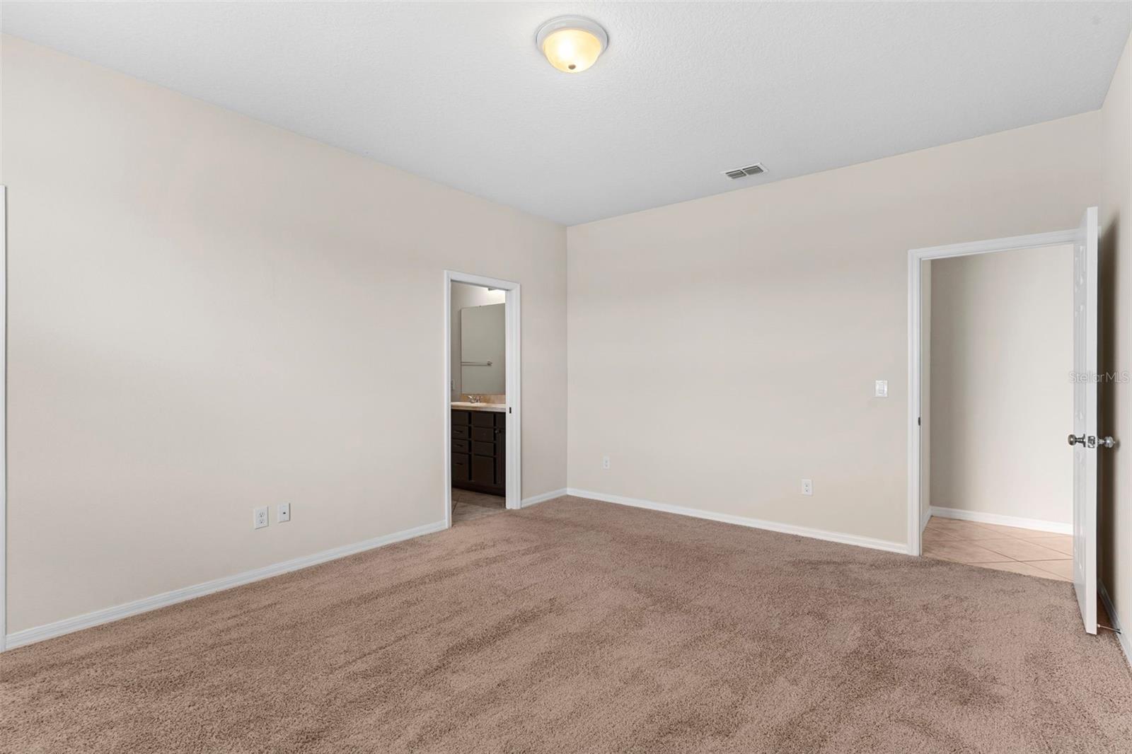 Image 18 of 35 For 8933 Hinsdale Heights Drive