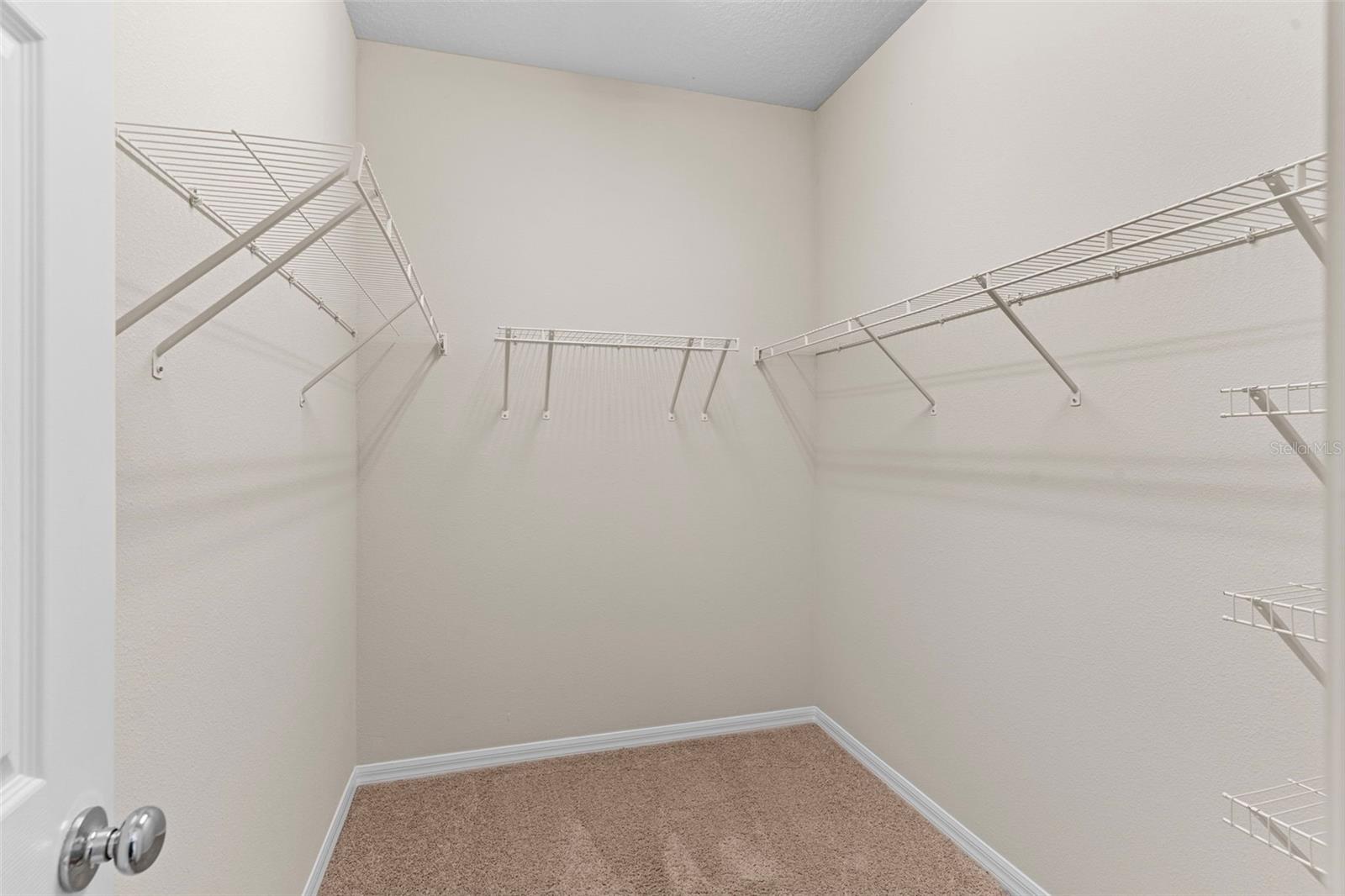 Image 19 of 35 For 8933 Hinsdale Heights Drive