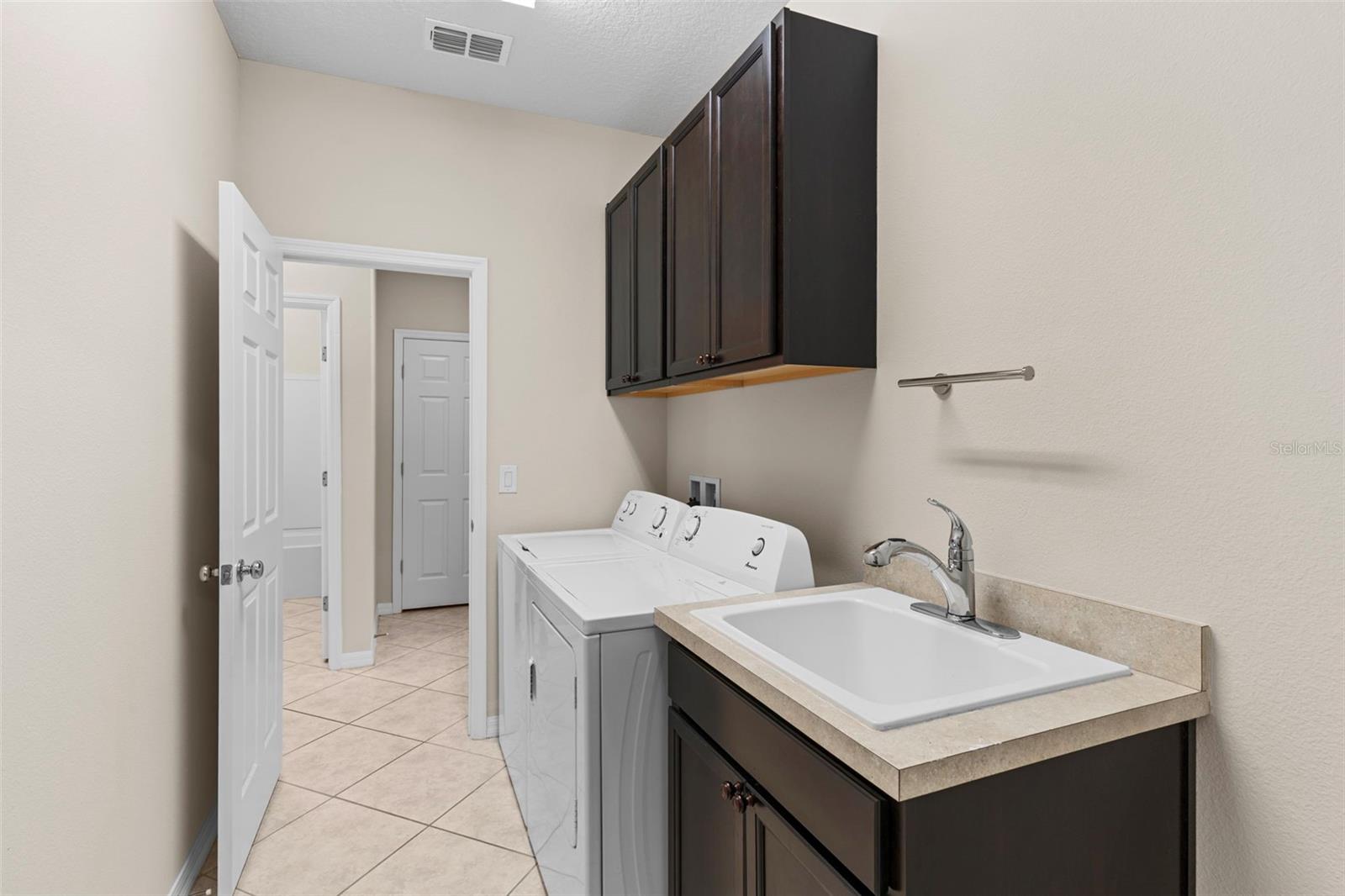 Image 27 of 35 For 8933 Hinsdale Heights Drive