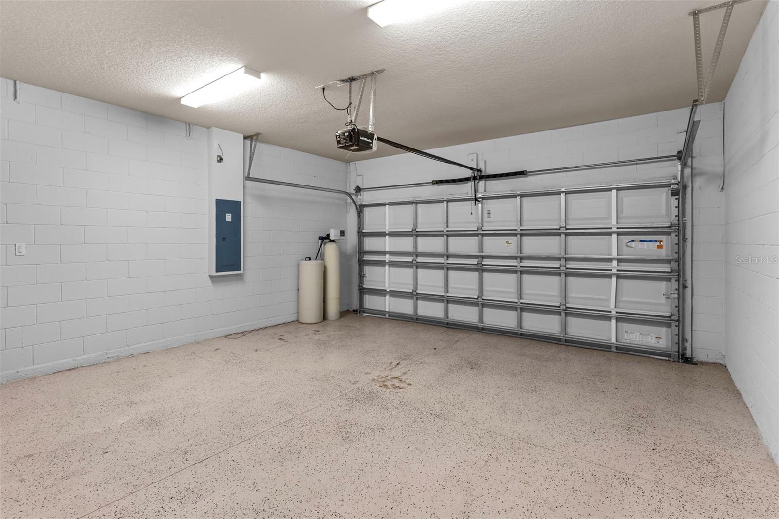 Image 28 of 35 For 8933 Hinsdale Heights Drive