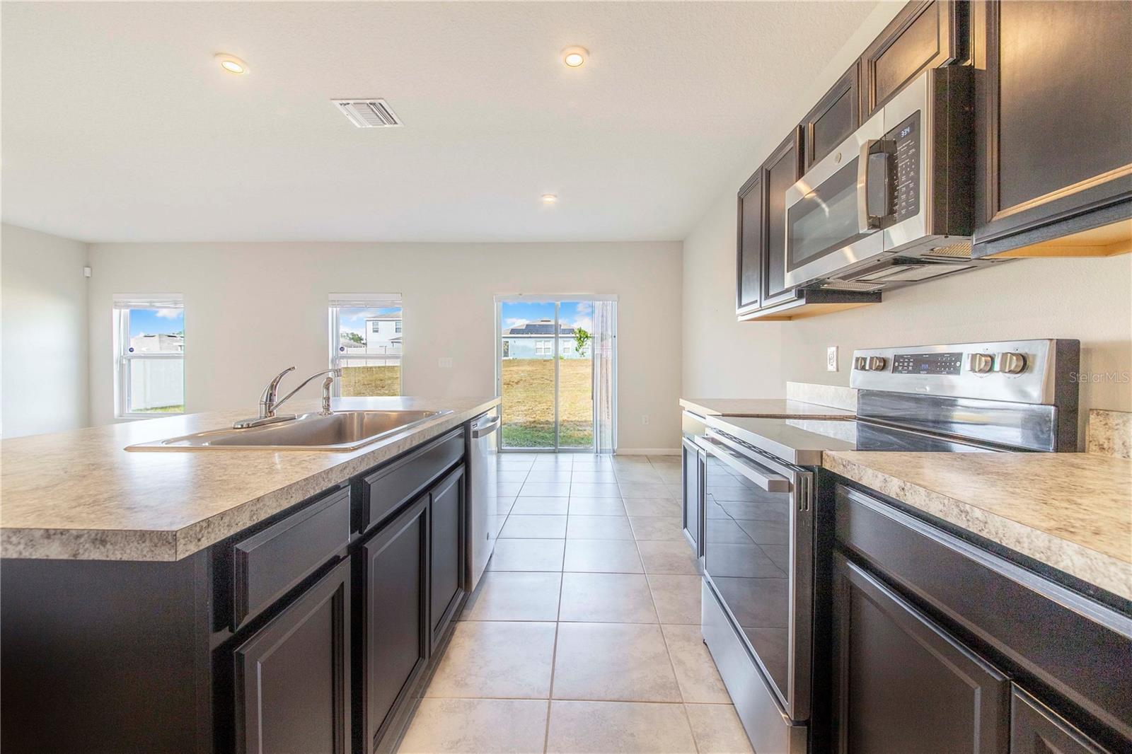 Image 11 of 28 For 264 Fiddlewood Court