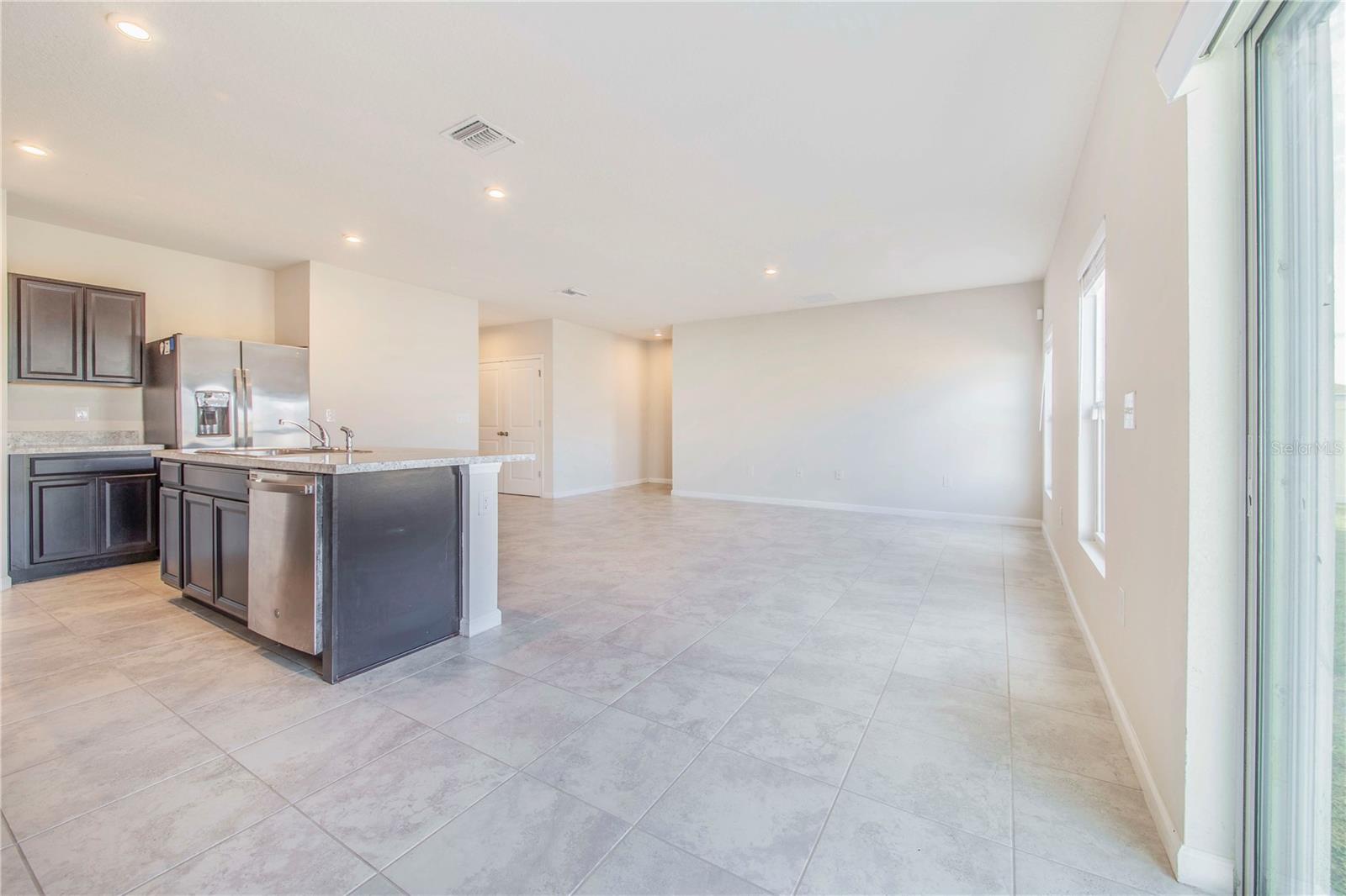 Image 13 of 28 For 264 Fiddlewood Court