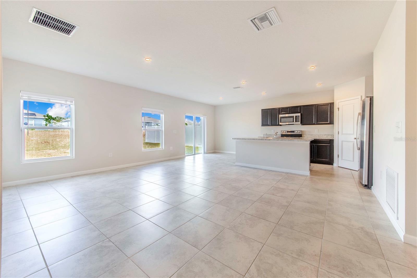 Image 9 of 28 For 264 Fiddlewood Court