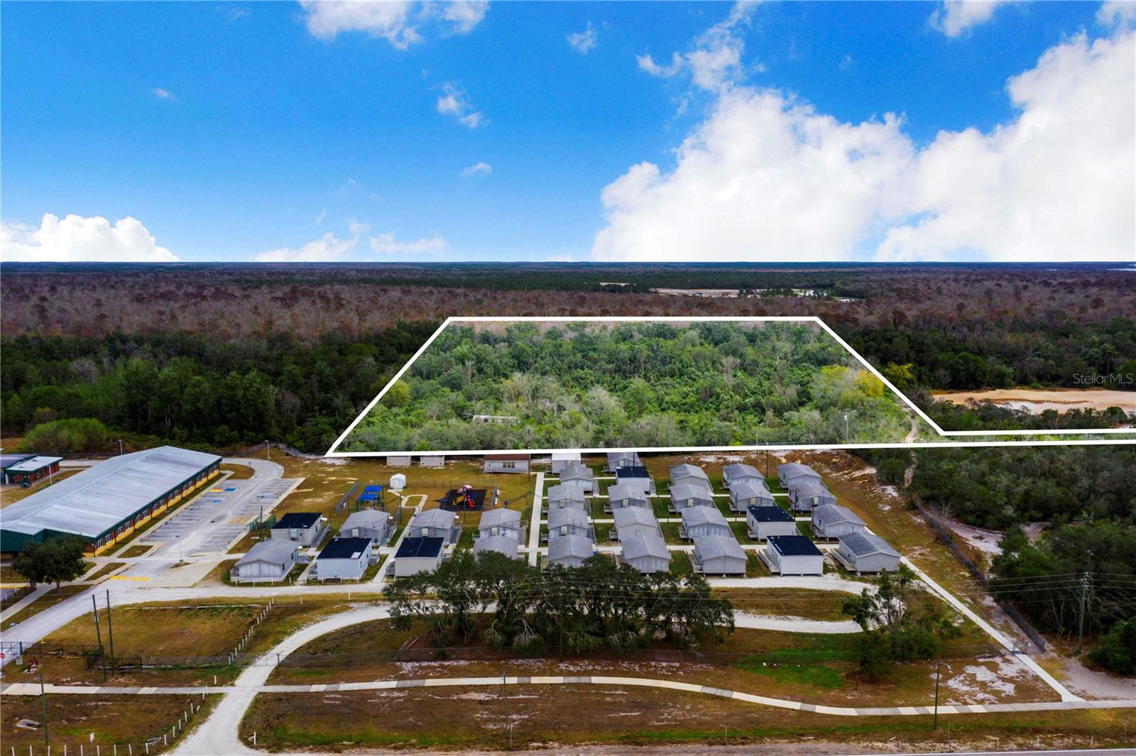 Image 2 of 18 For Laurel Avenue