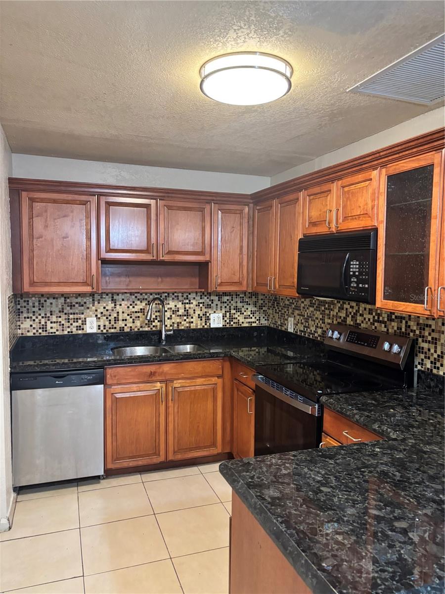 Image 24 of 32 For 14539 Wood Pine Drive 39