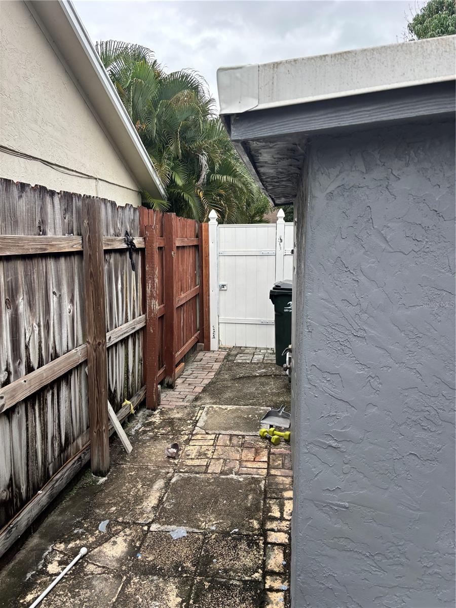 Image 32 of 32 For 14539 Wood Pine Drive 39