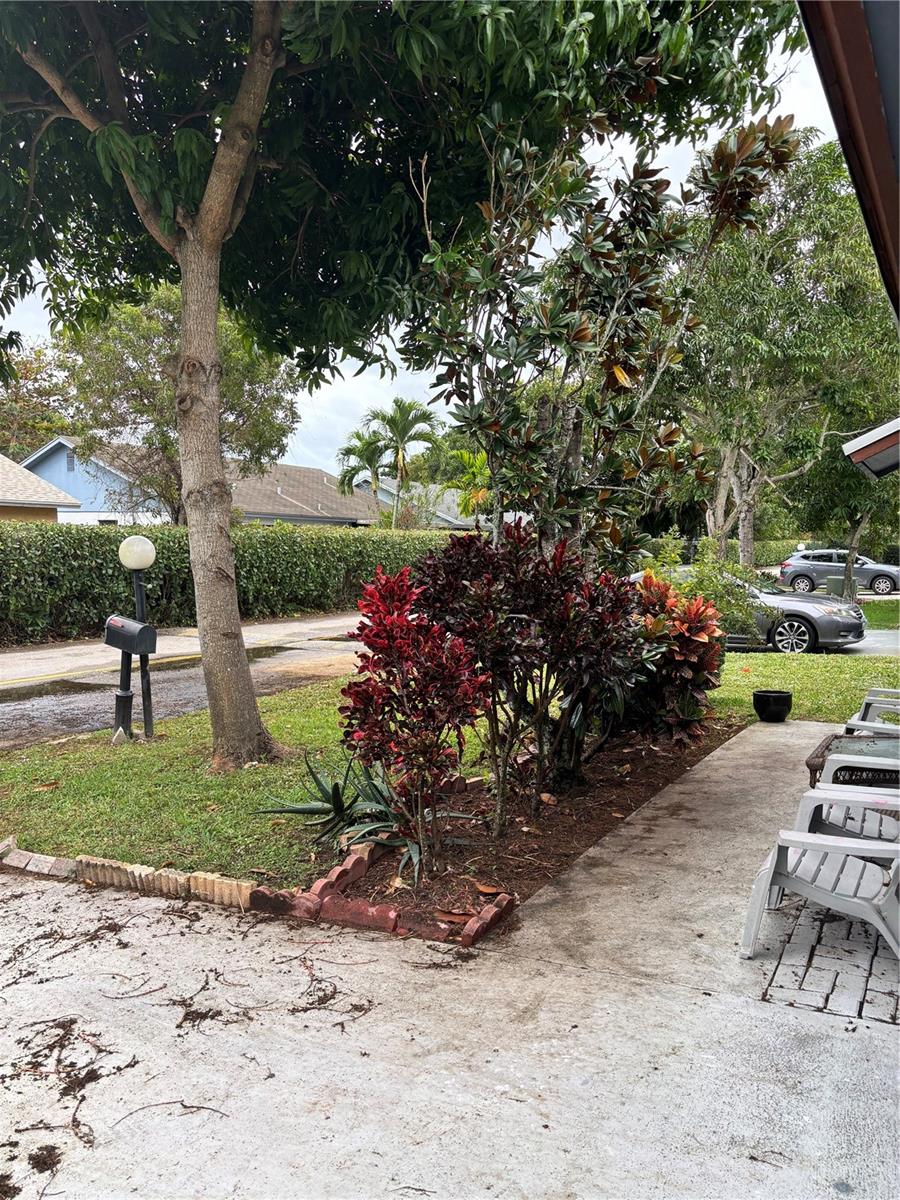 Image 5 of 32 For 14539 Wood Pine Drive 39