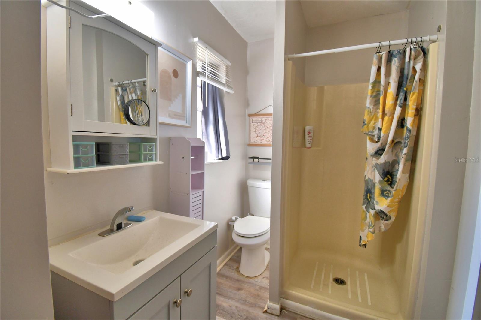 Image 20 of 56 For 4327 Chambers Street