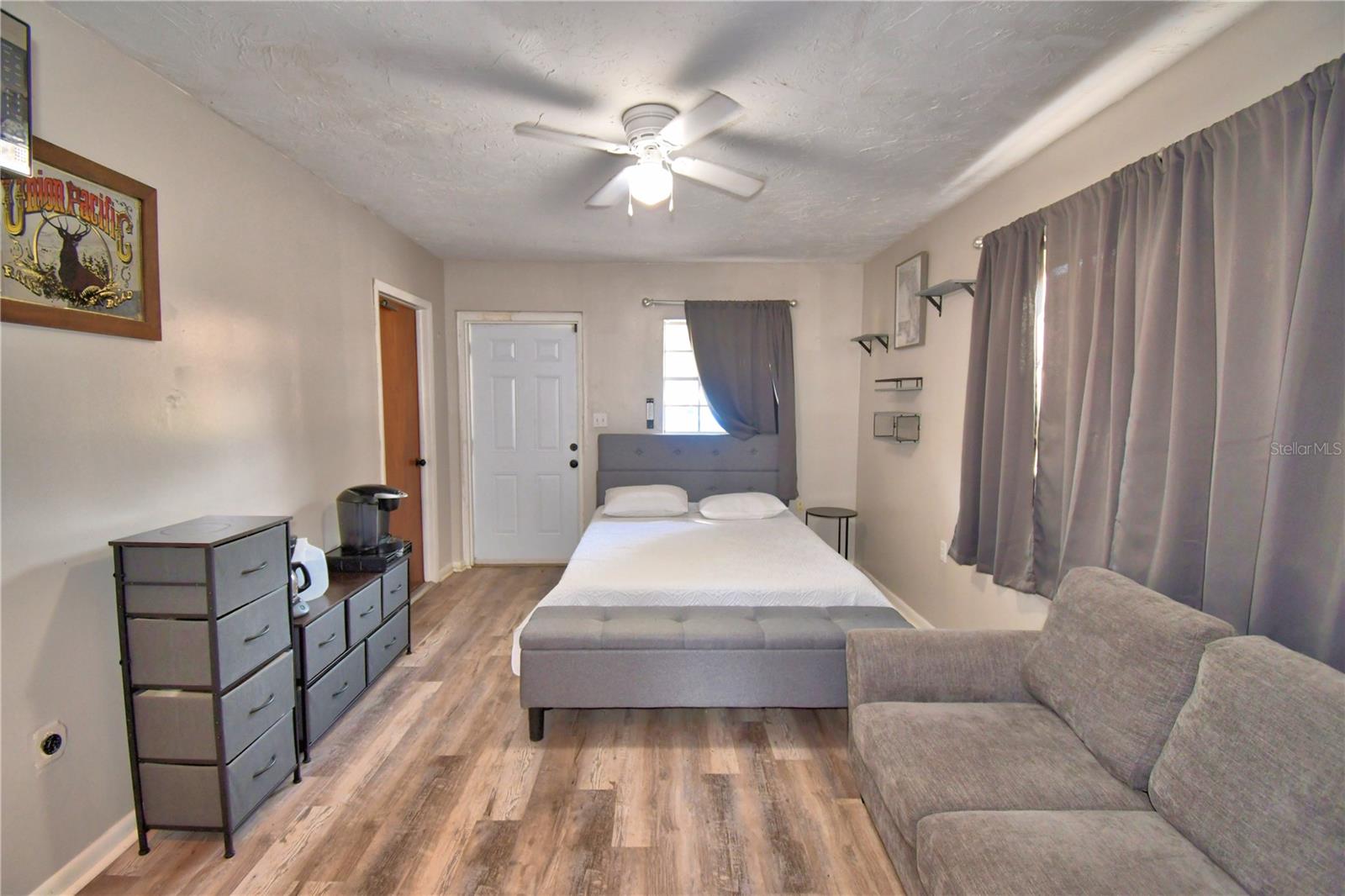 Image 21 of 56 For 4327 Chambers Street