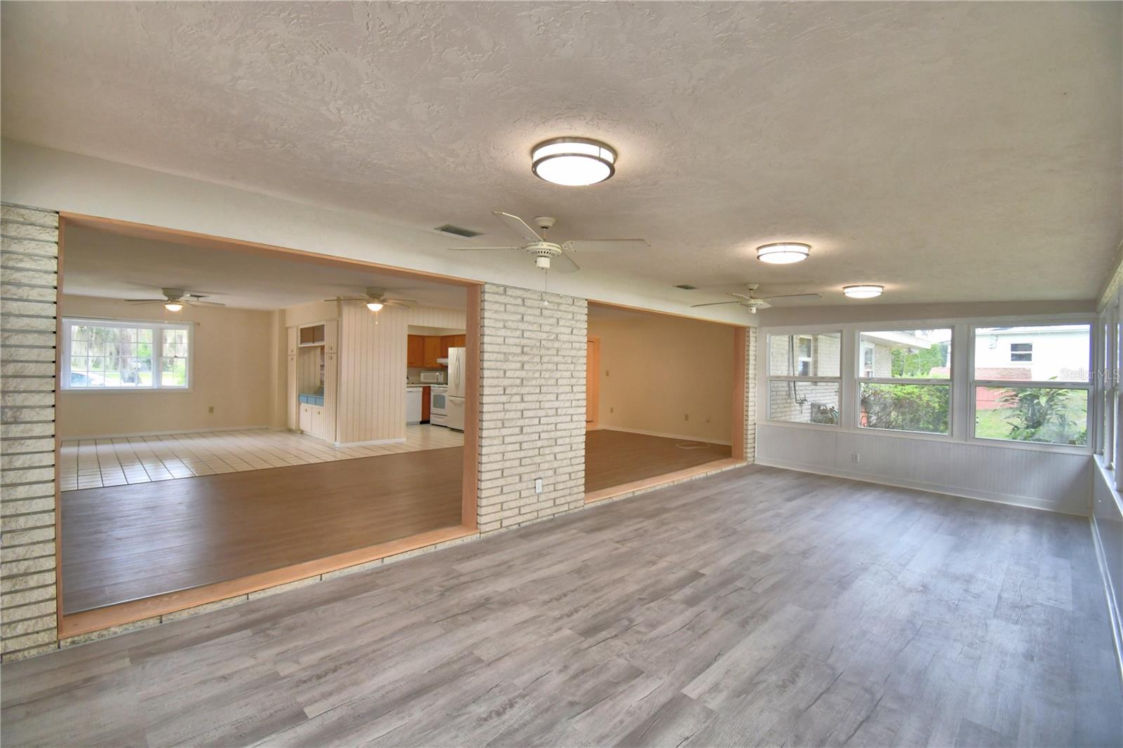 Image 47 of 56 For 4327 Chambers Street