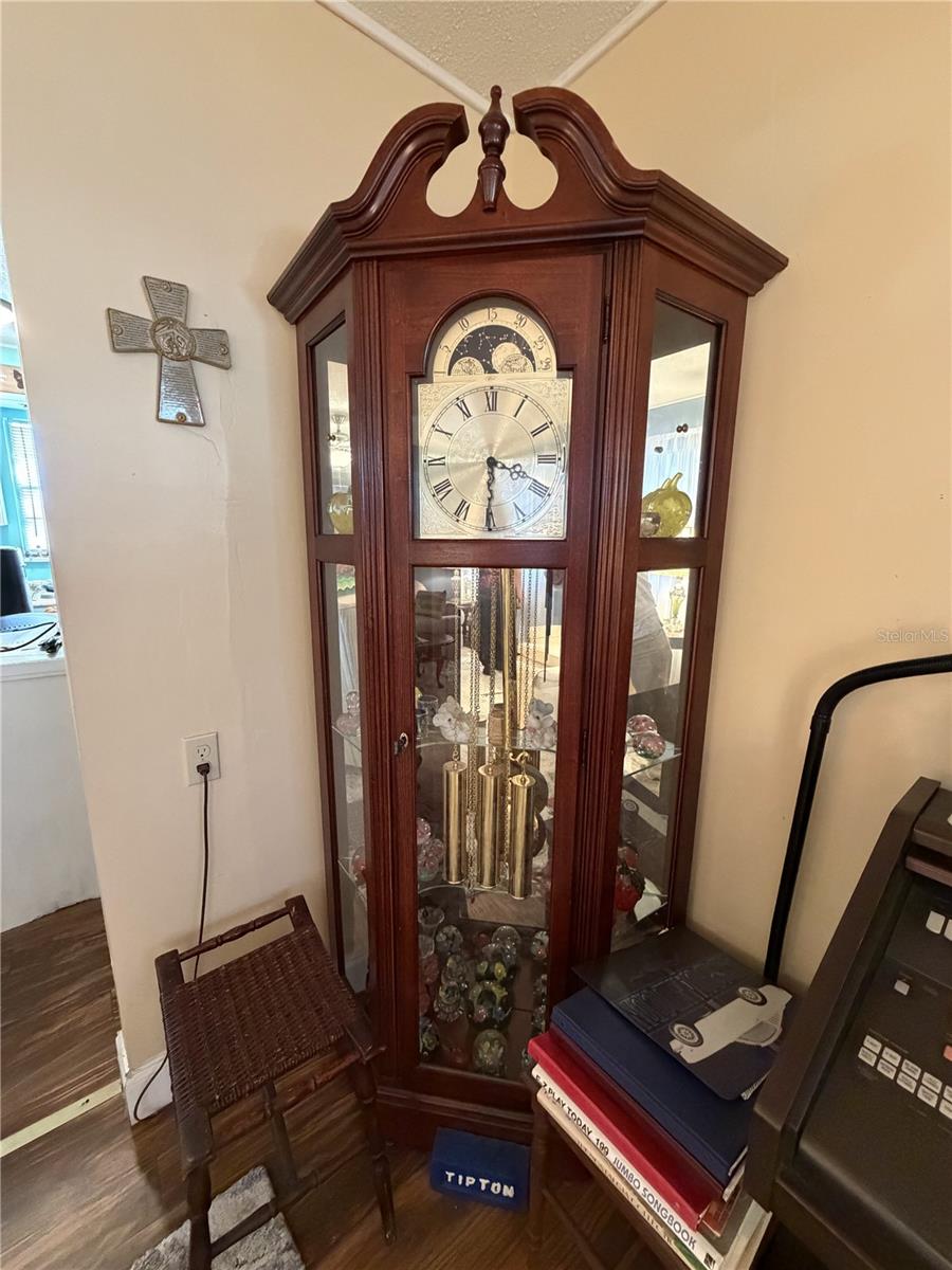 Image 11 of 55 For 4703 Howard Street