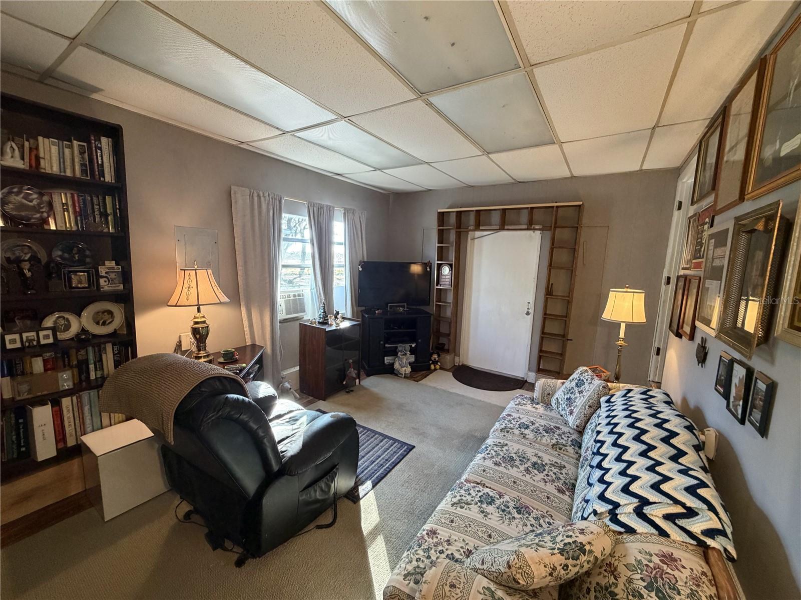 Image 21 of 55 For 4703 Howard Street