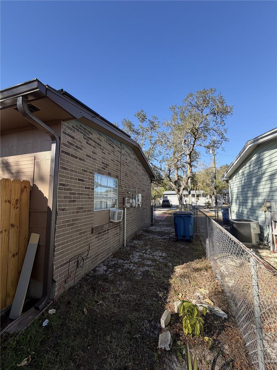 Image 47 of 55 For 4703 Howard Street