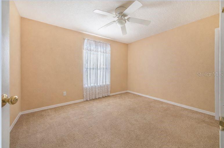 Image 13 of 38 For 5820 Royal Hills Circle