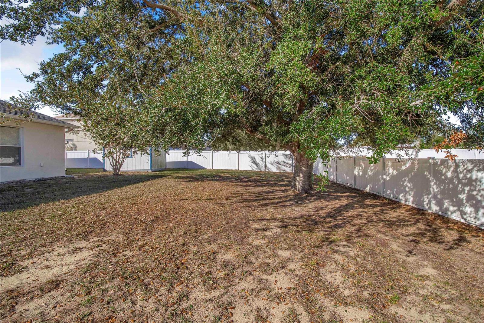 Image 27 of 38 For 5820 Royal Hills Circle