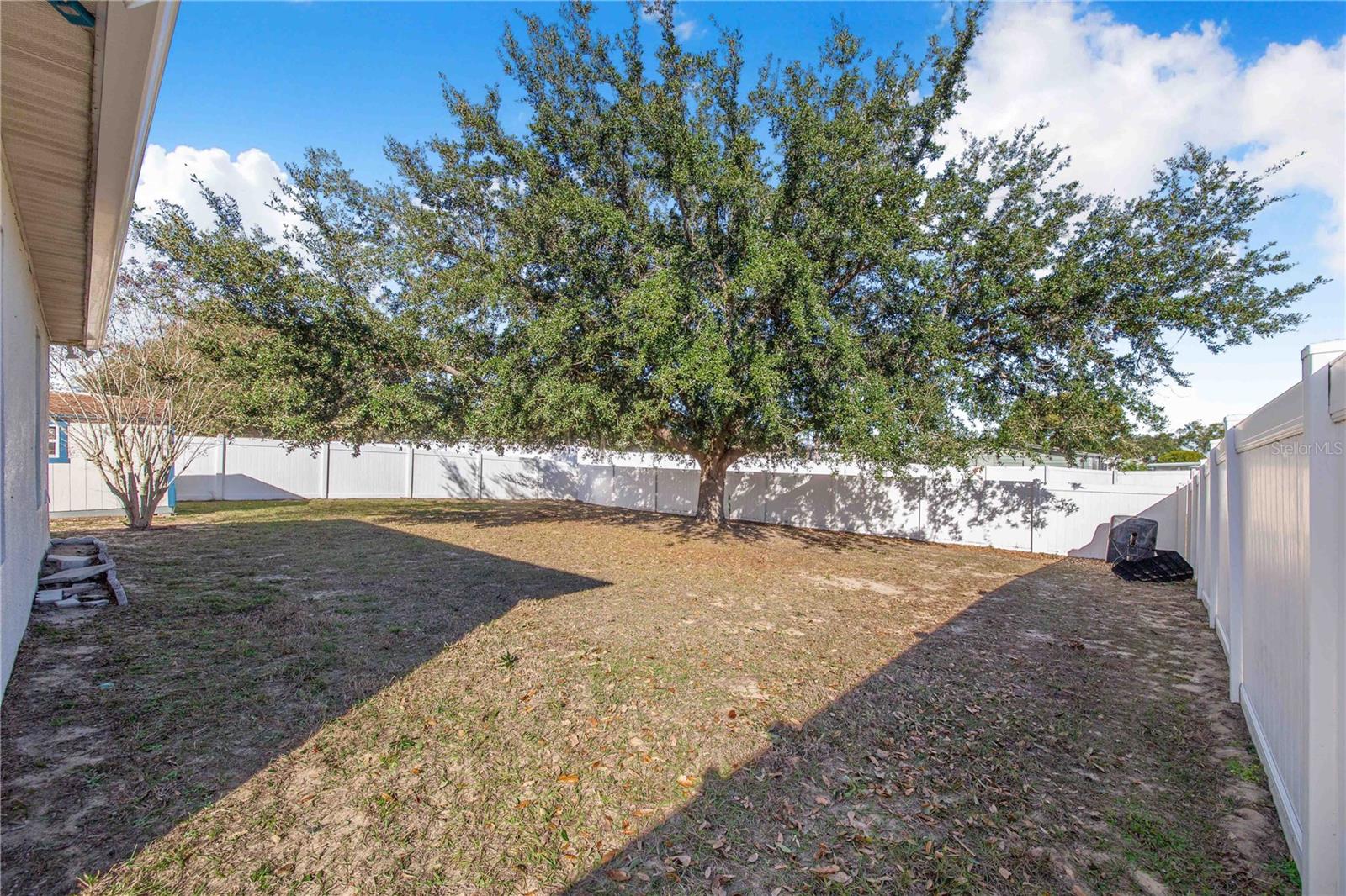 Image 28 of 38 For 5820 Royal Hills Circle