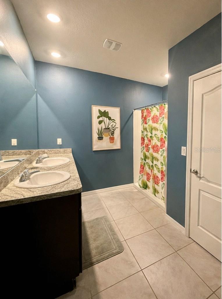 Image 16 of 41 For 257 Meadowbrook Boulevard