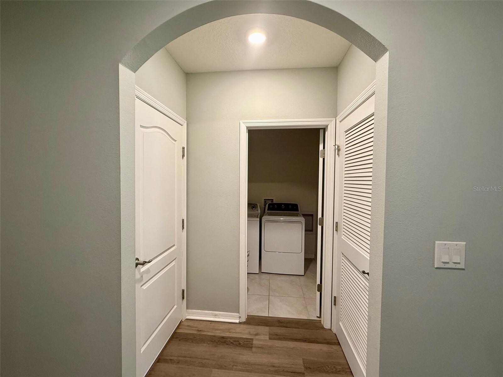 Image 21 of 41 For 257 Meadowbrook Boulevard