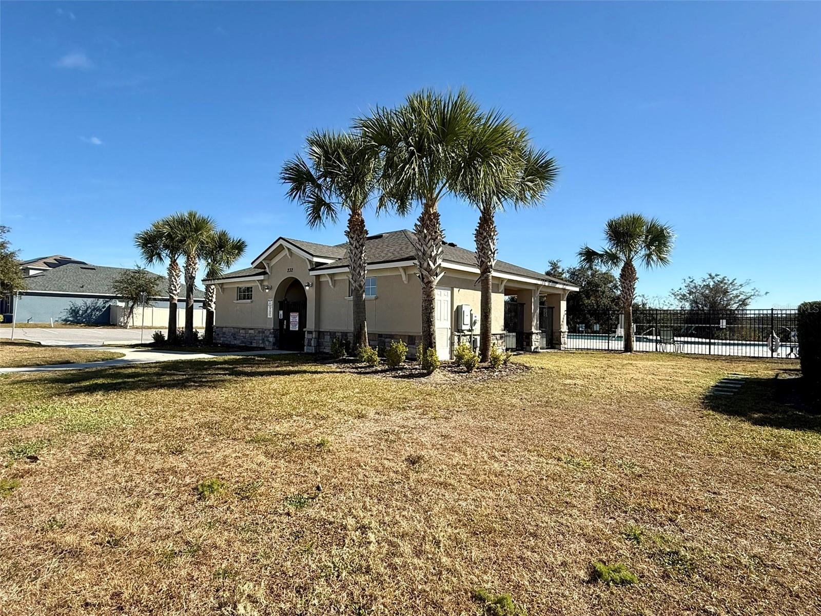 Image 37 of 41 For 257 Meadowbrook Boulevard