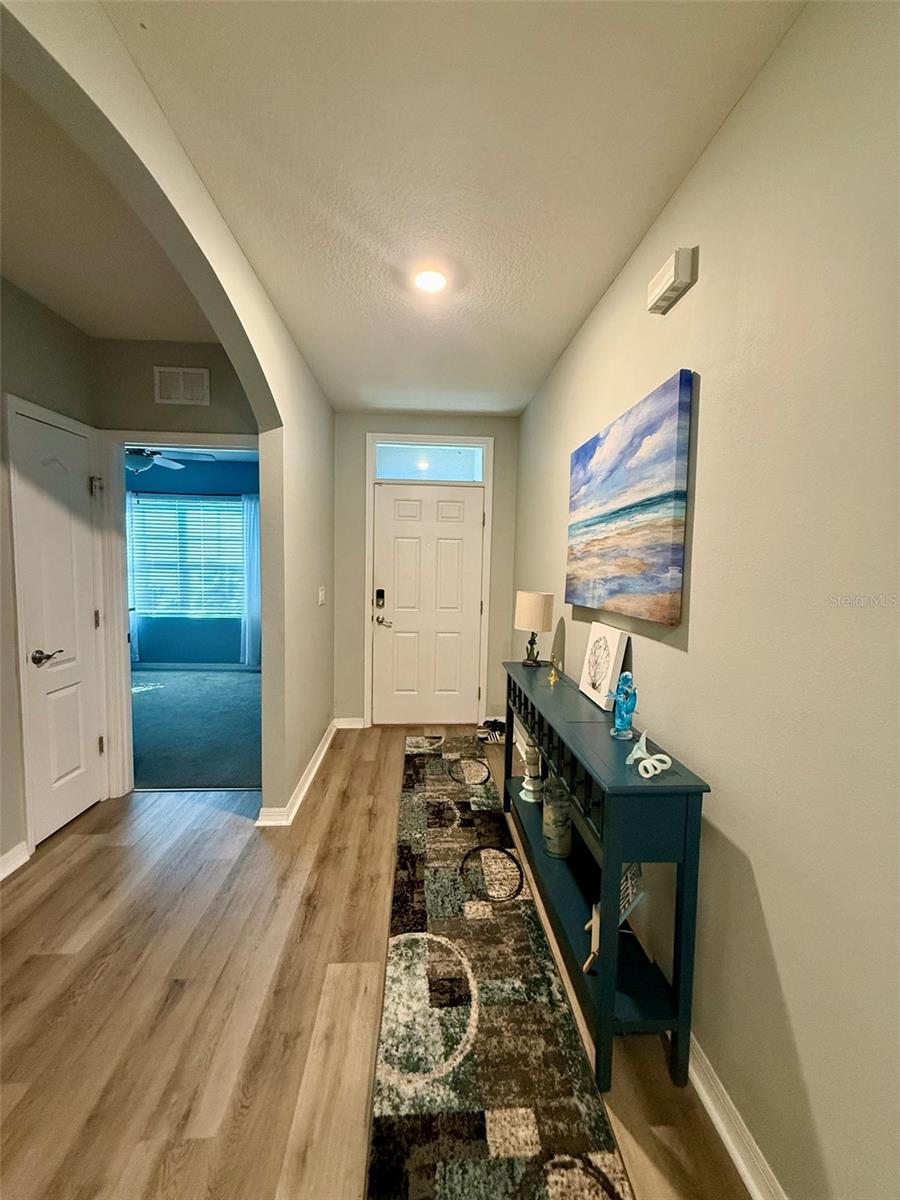 Image 5 of 41 For 257 Meadowbrook Boulevard