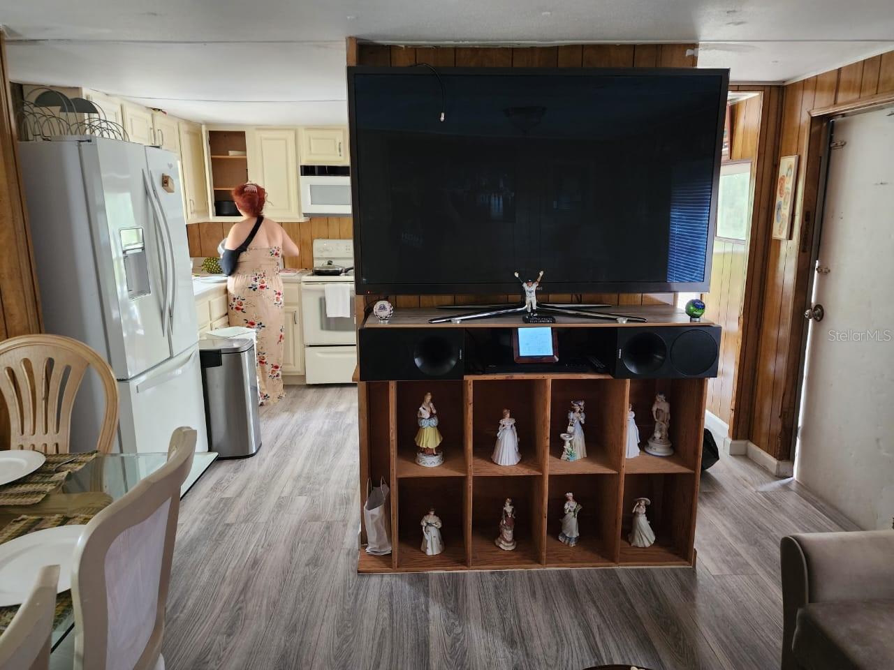 Image 19 of 51 For 7260 Woodstock Street