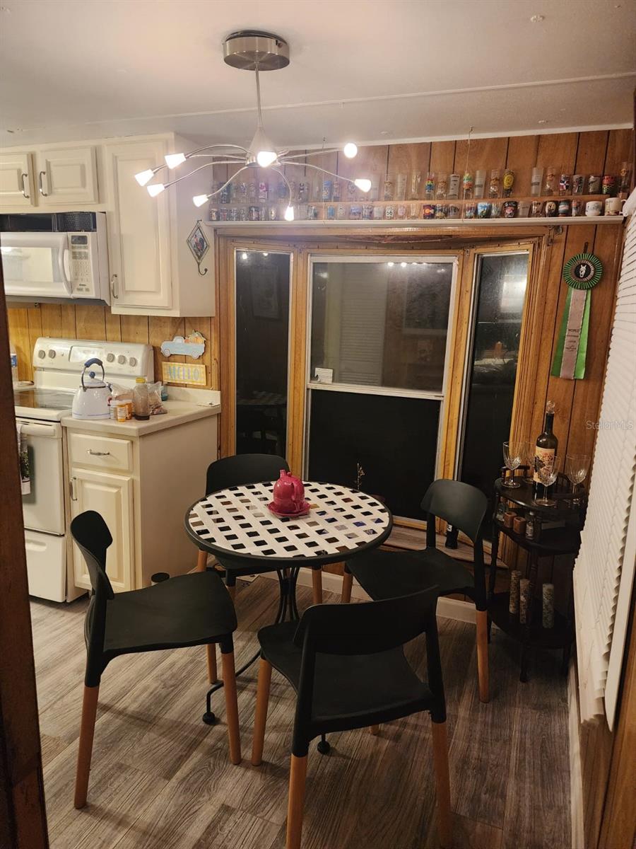 Image 23 of 51 For 7260 Woodstock Street