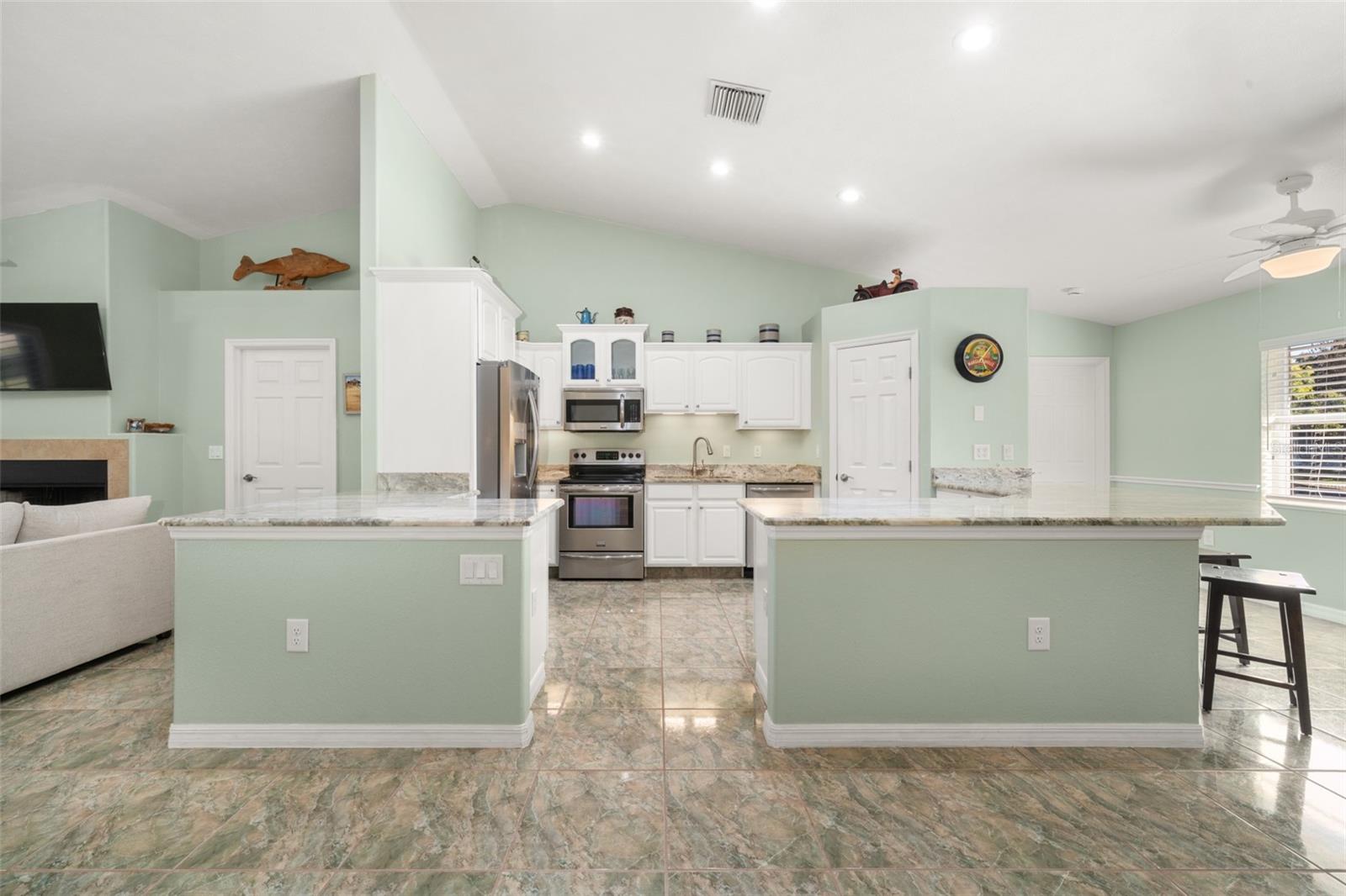 Image 16 of 62 For 101 Bougainvillea Street Ne