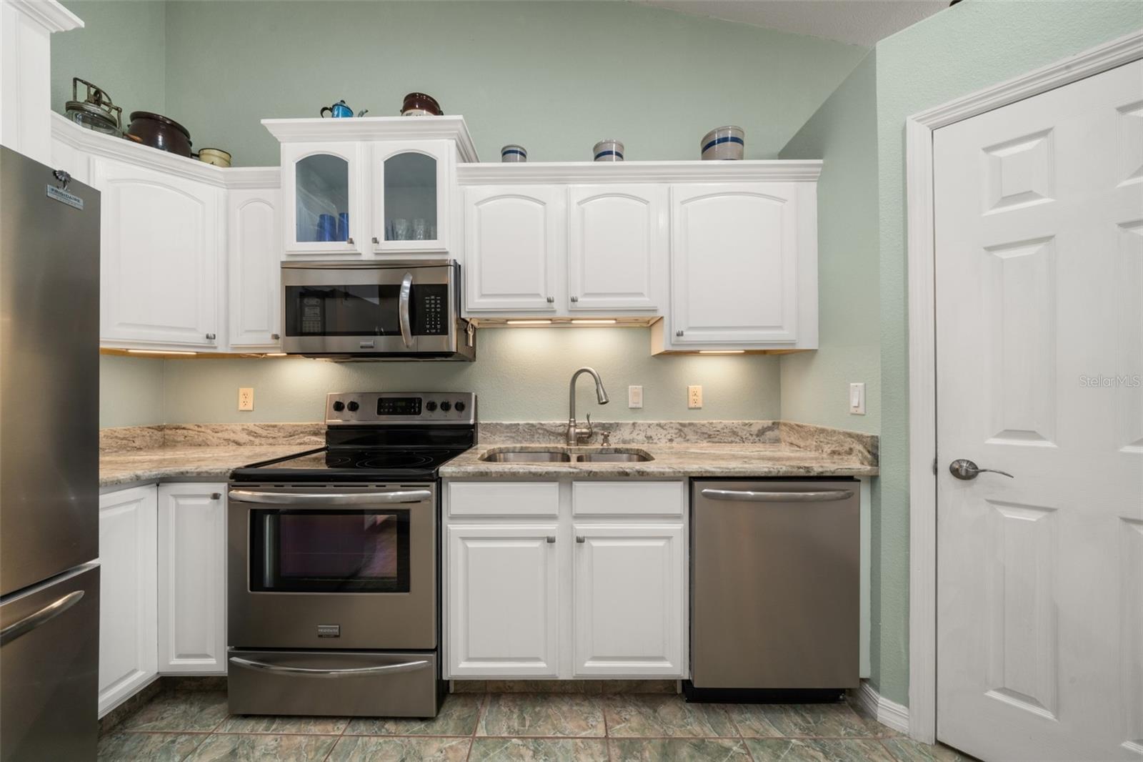 Image 19 of 62 For 101 Bougainvillea Street Ne