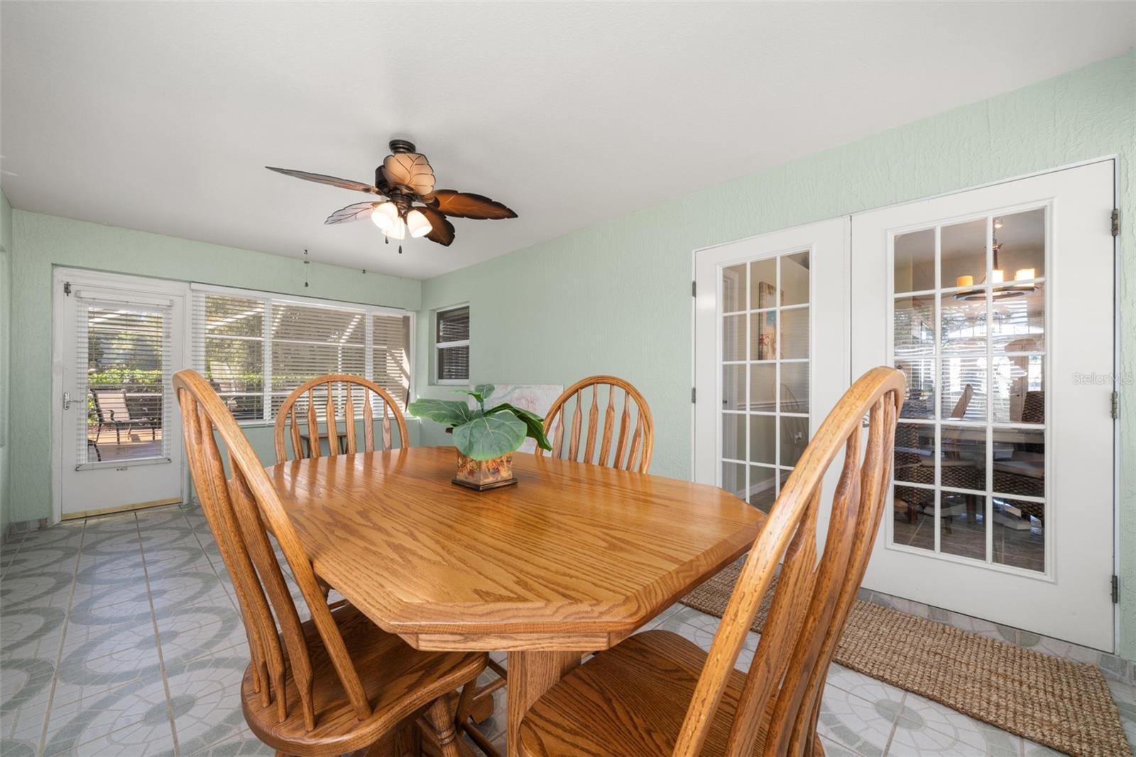 Image 26 of 62 For 101 Bougainvillea Street Ne