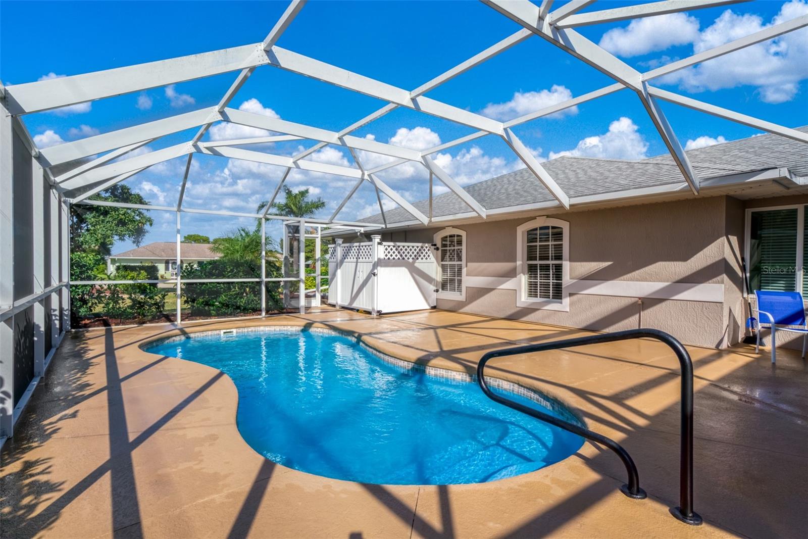 Image 61 of 62 For 101 Bougainvillea Street Ne