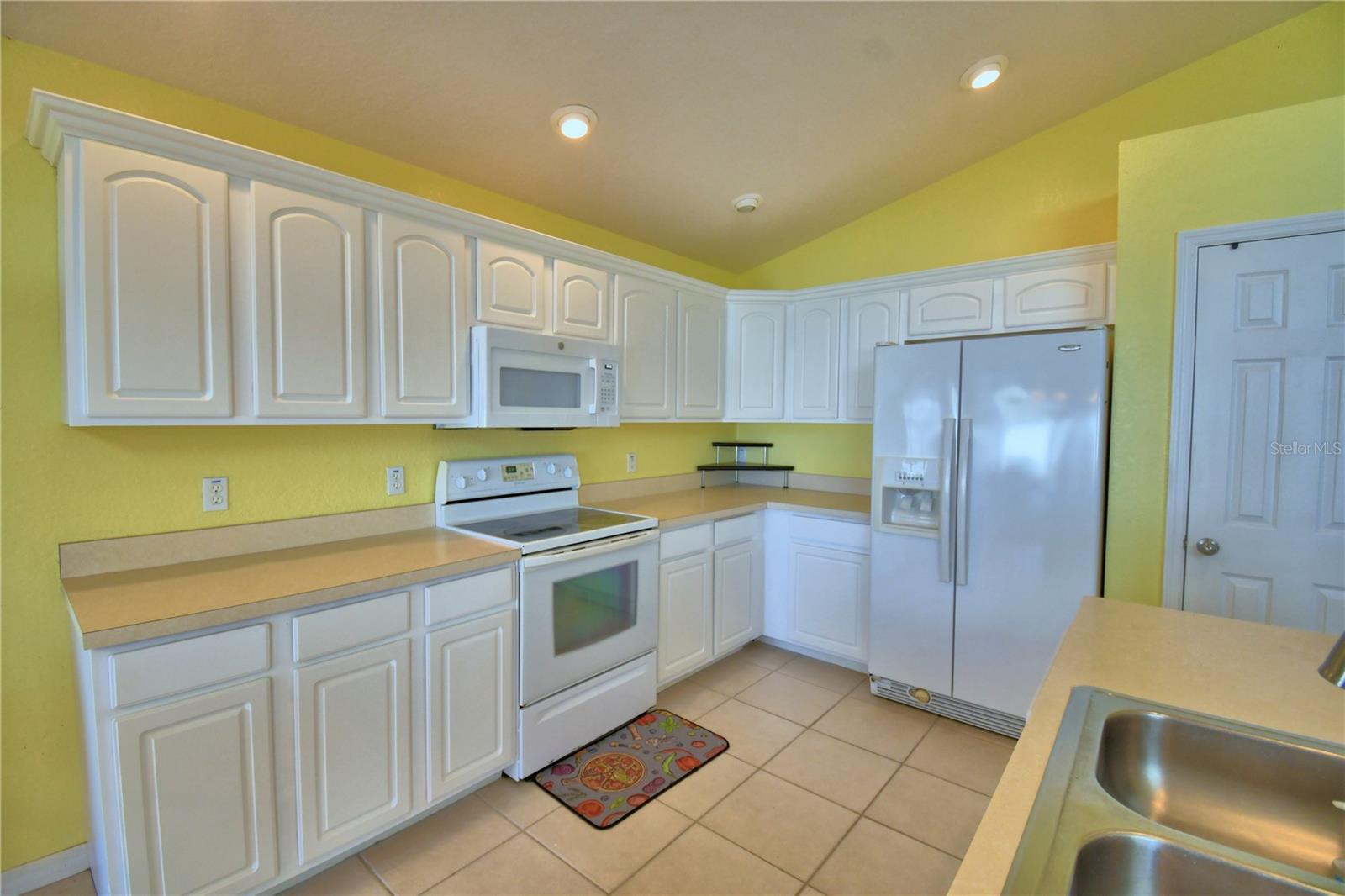 Image 16 of 56 For 168 Argyle Gate Loop Rd