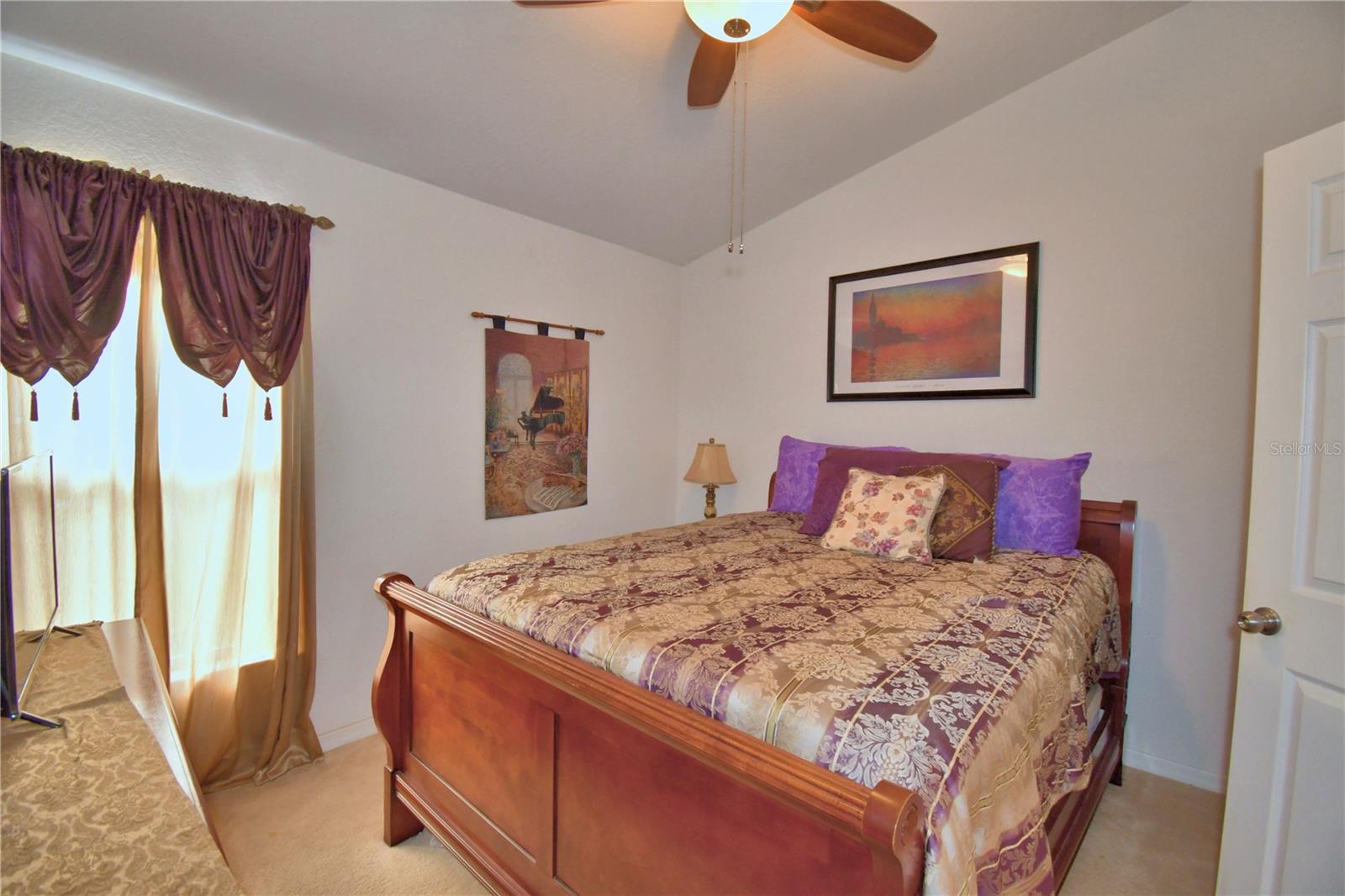 Image 42 of 56 For 168 Argyle Gate Loop Rd