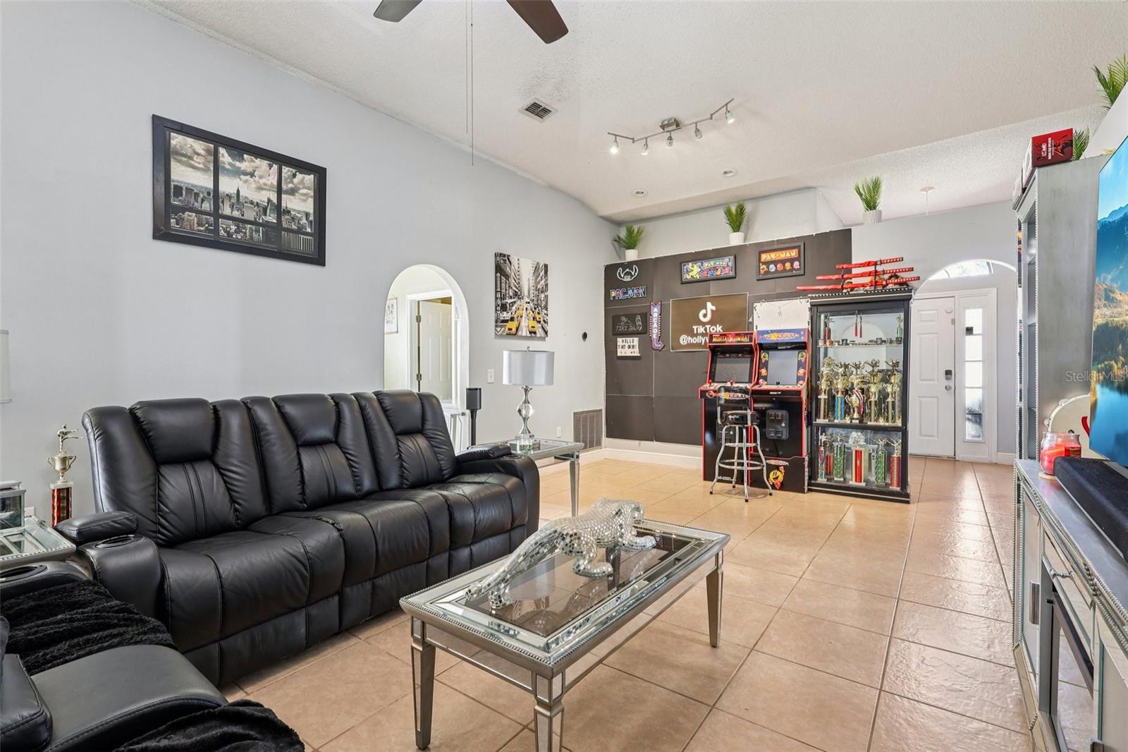 Image 6 of 32 For 111 Elgin Boulevard